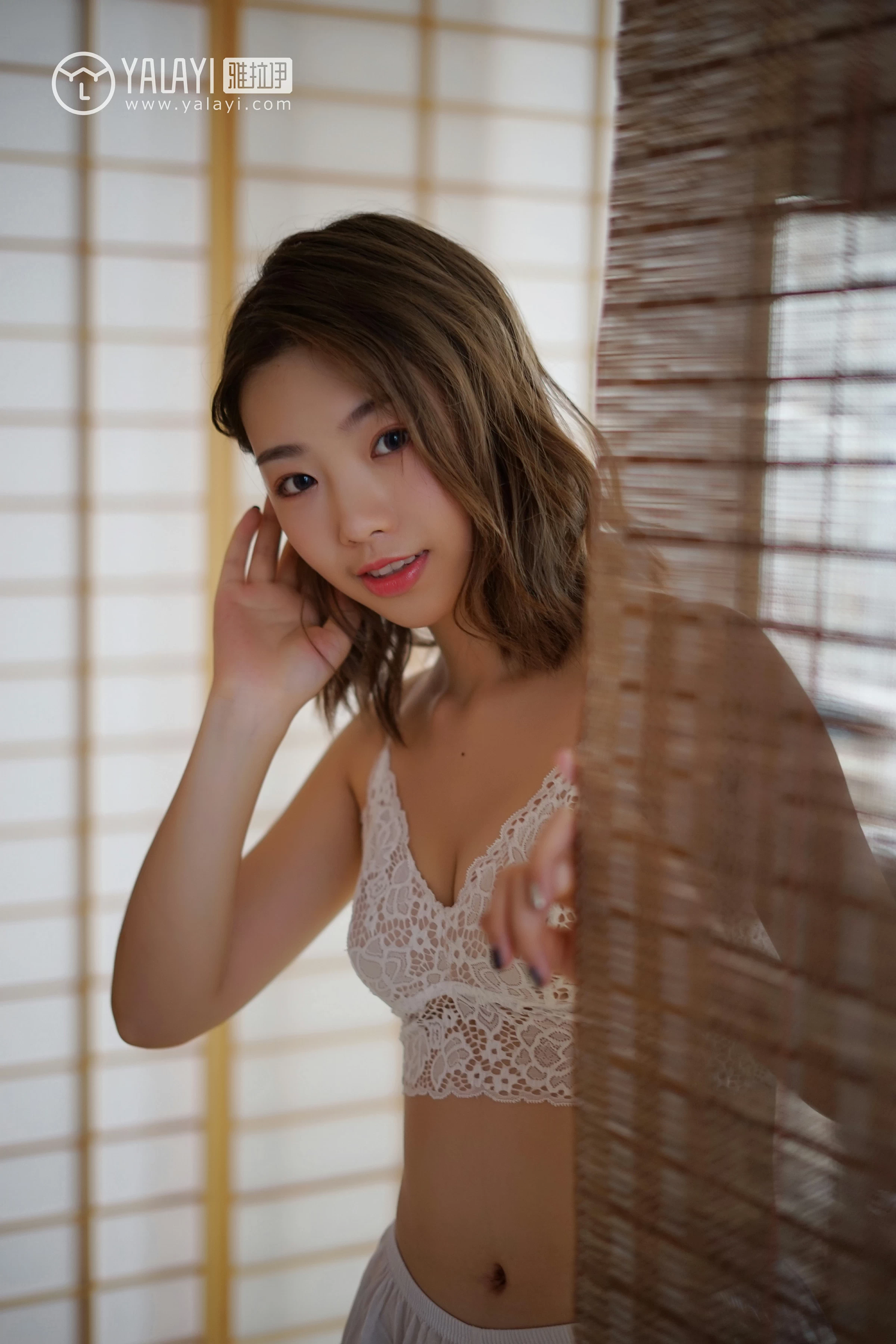 [YALAYI雅拉伊]NO.053 要有光 严冰冰 黑色透视睡衣加白色情趣镂空内衣性感私房写真集第7张
