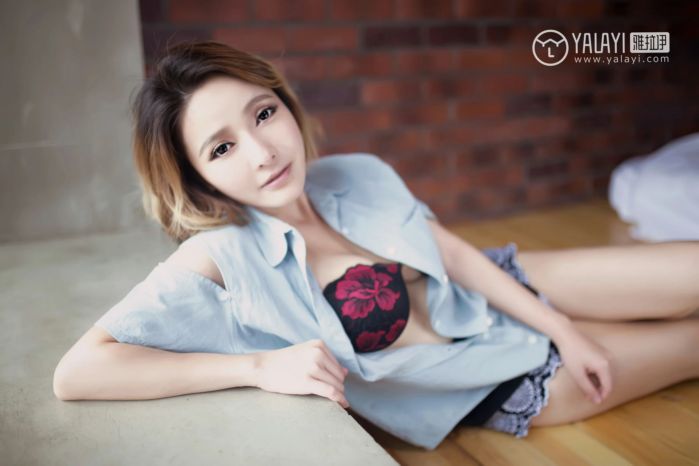 [YALAYI雅拉伊]NO.056 光明的幻象 悠悠酱 短袖衬衫与黑色内衣加蕾丝短裤性感私房写真集第11张