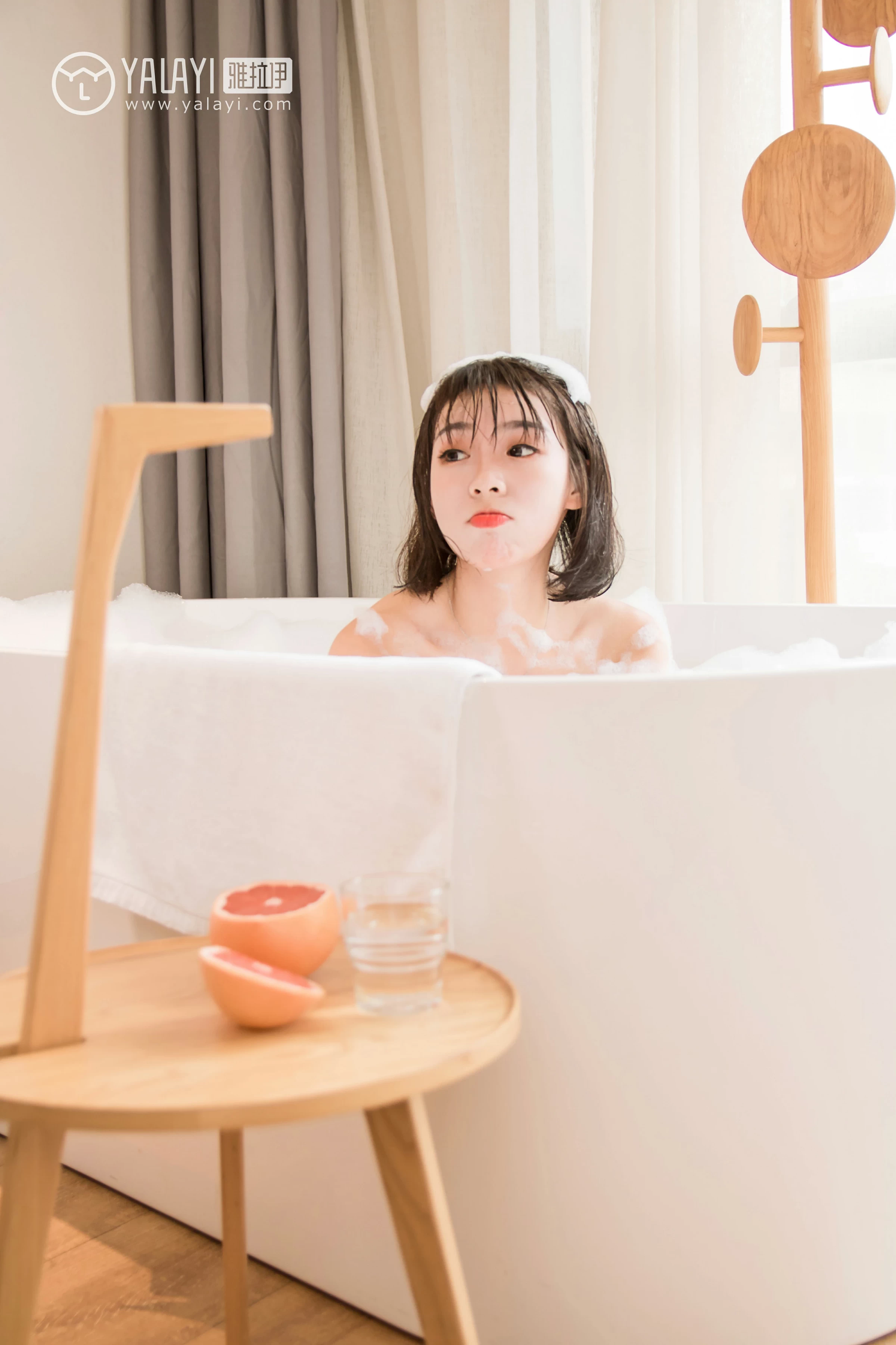 [YALAYI雅拉伊]NO.063 早晨 小杨 白色透视蕾丝连衣裙性感私房写真集第14张
