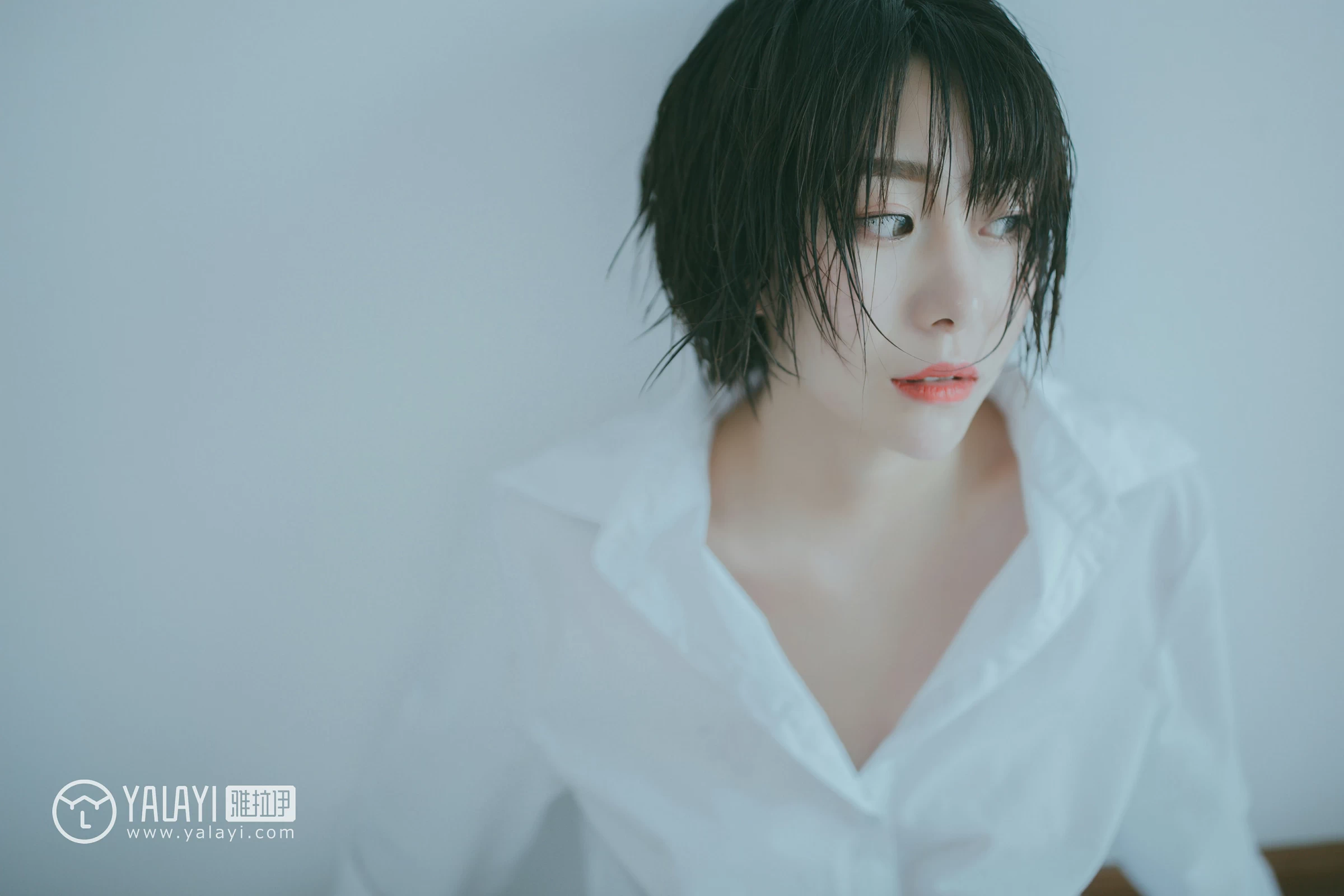 [YALAYI雅拉伊]NO.077 美丽如你 静静 白色衬衫与半裸性感玉体私房写真集第9张