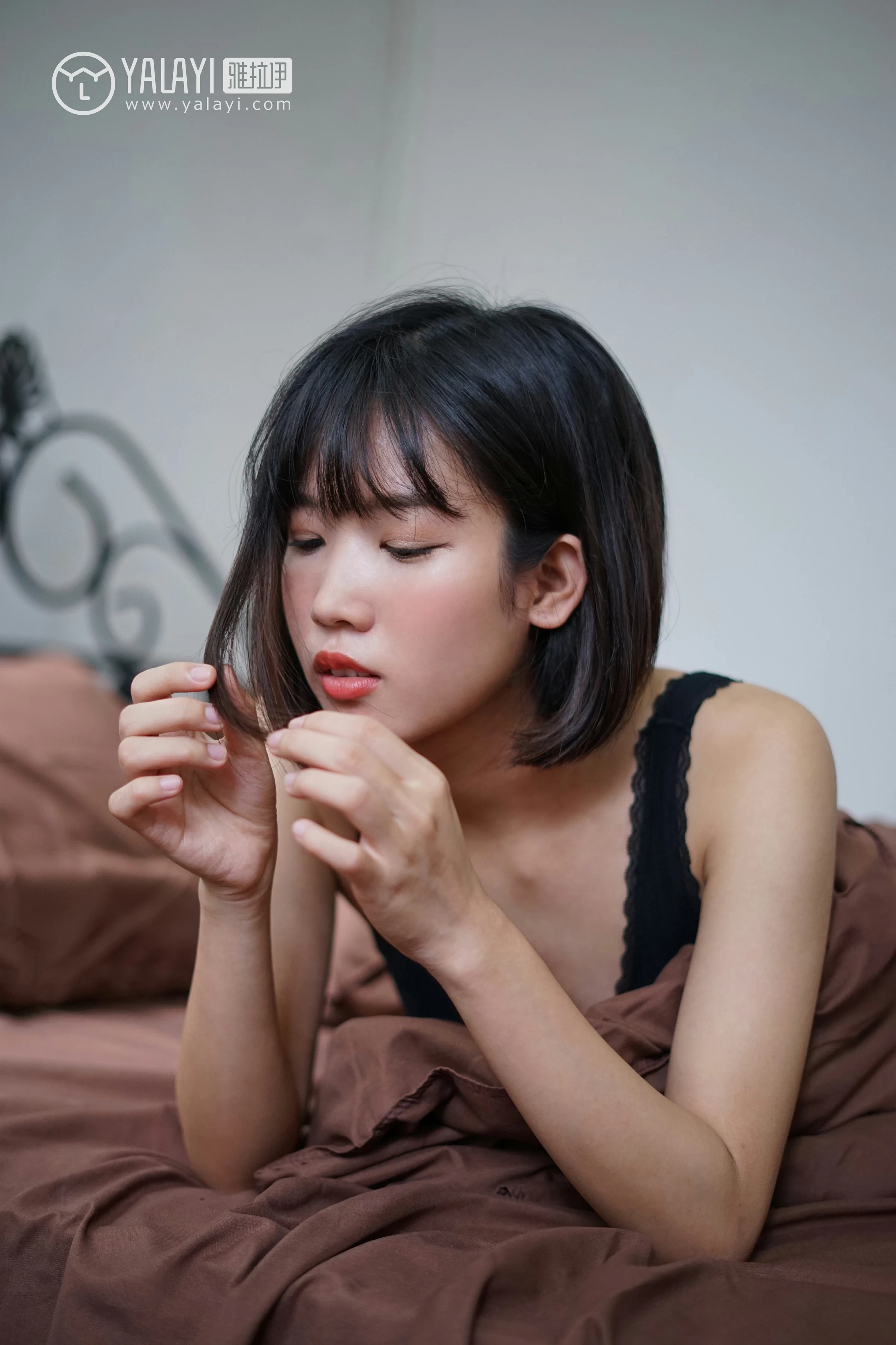 [YALAYI雅拉伊]NO.084 淤青 公主小兔子 黑色透视上衣加蕾丝镂空短裤性感私房写真集第17张