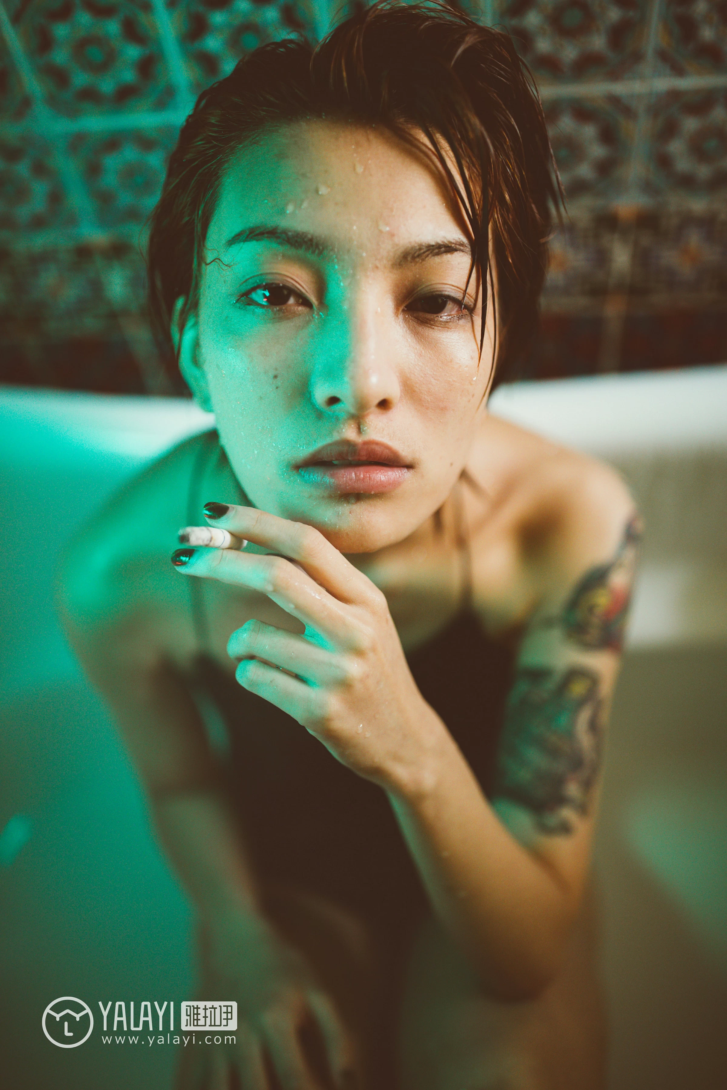 [YALAYI雅拉伊]NO.085 光 李木木 黑色连体比基尼泳装湿身诱惑性感私房写真集第14张