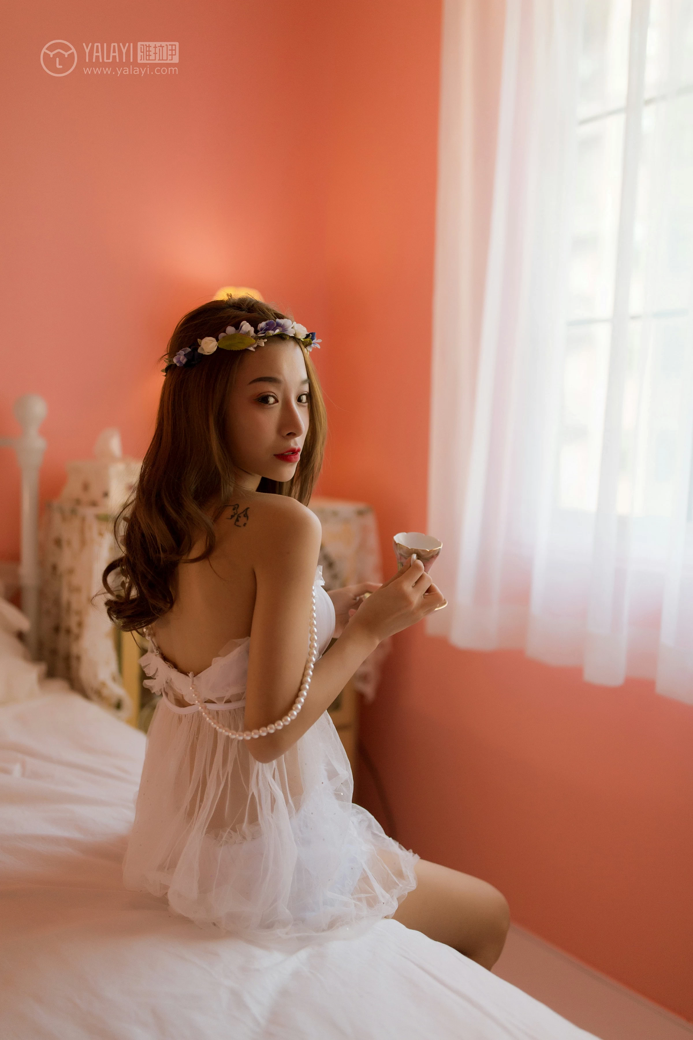[YALAYI雅拉伊]NO.099 粉色系少女私房 倩微微 透视睡衣裙与白色蕾丝内衣性感私房写真集第6张
