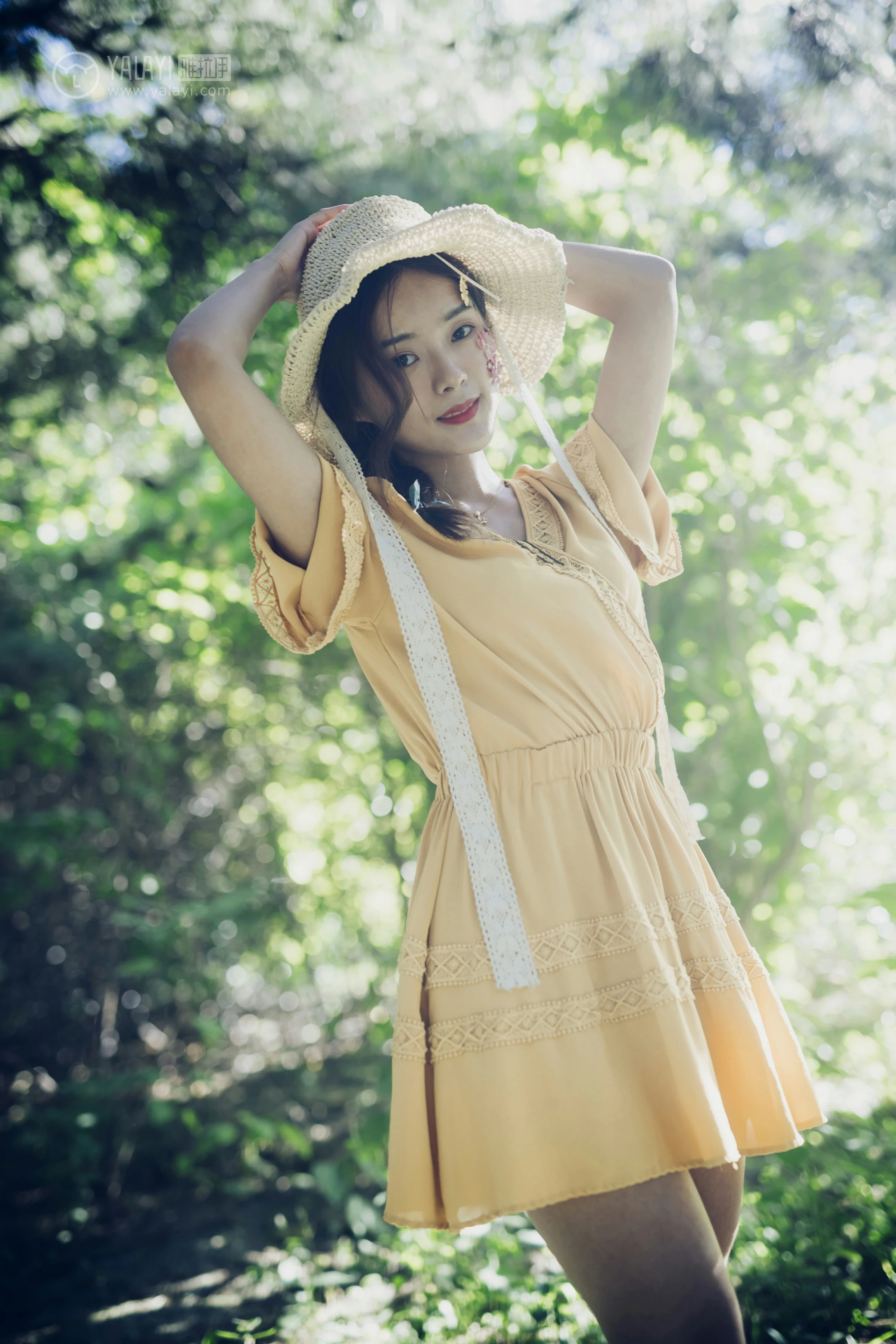 [YALAYI雅拉伊]NO.117 夏日小清新 白日梦 黄色蕾丝连衣裙清纯私房写真集第4张