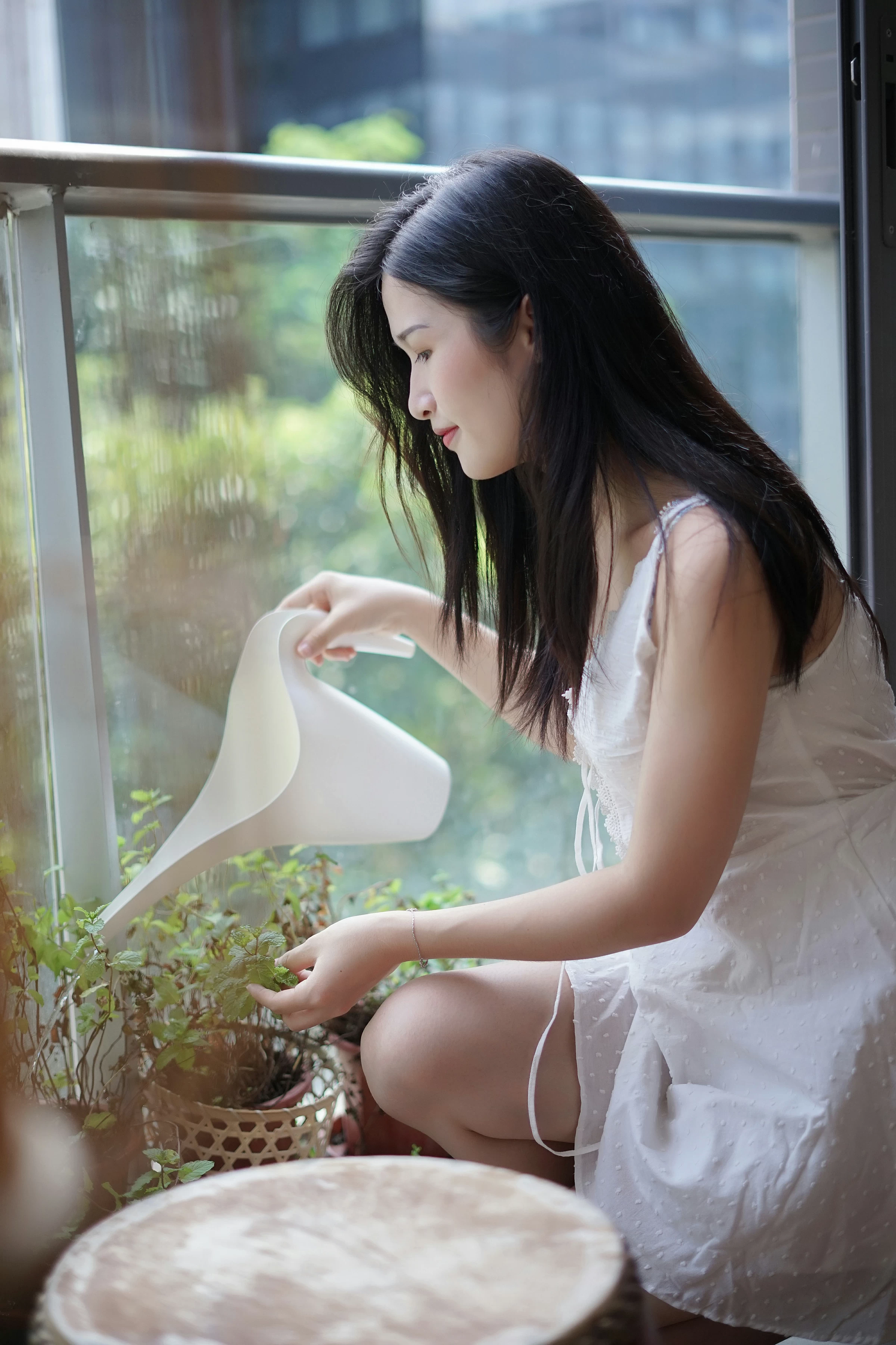 [YALAYI雅拉伊]NO.127 壹日 塔塔 白色吊带睡衣加蕾丝内衣性感私房写真集第2张