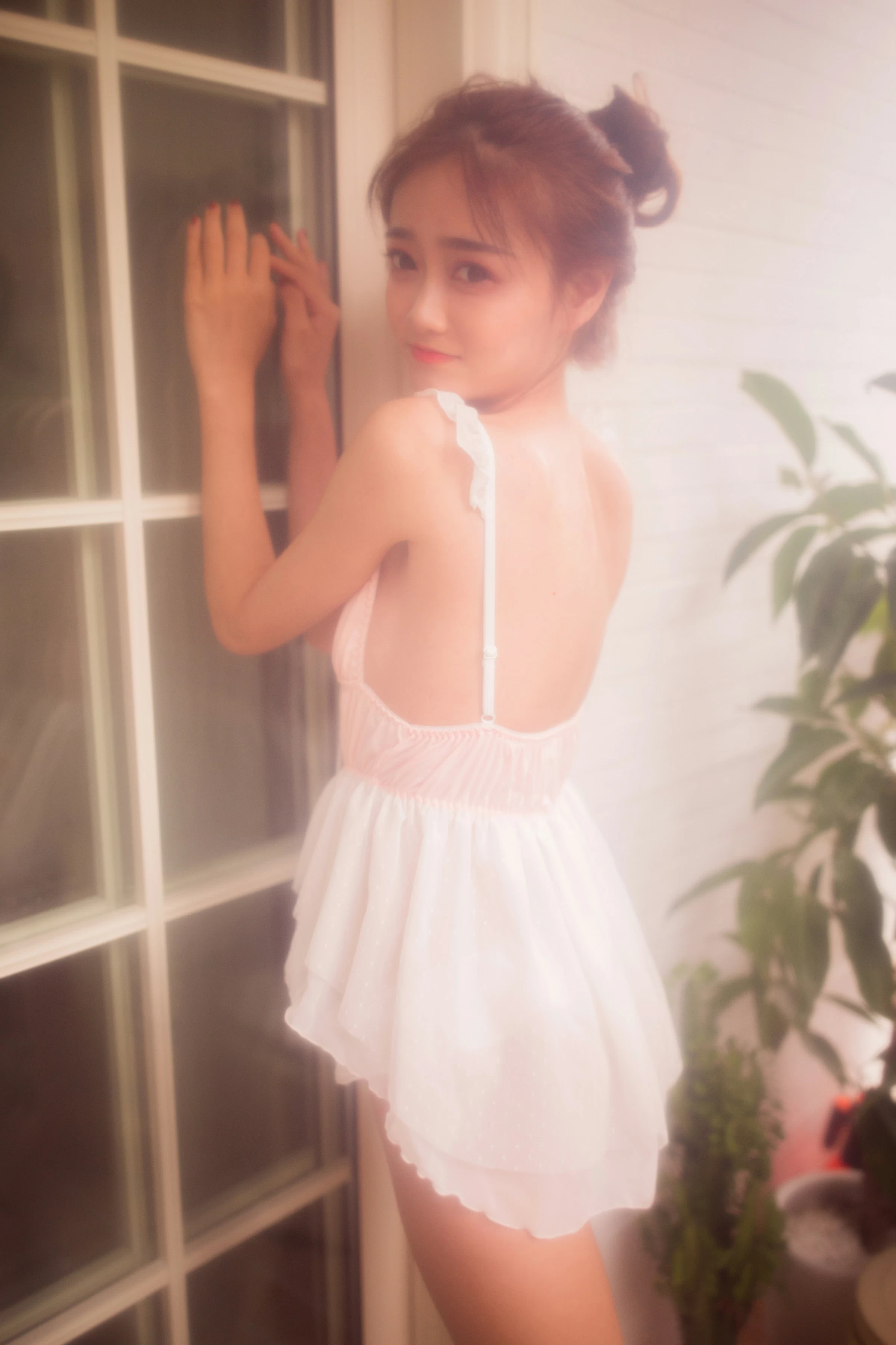 [YALAYI雅拉伊]NO.128 港女 李诗雨 粉色情趣睡衣与短裙加情趣内衣性感私房写真集第4张