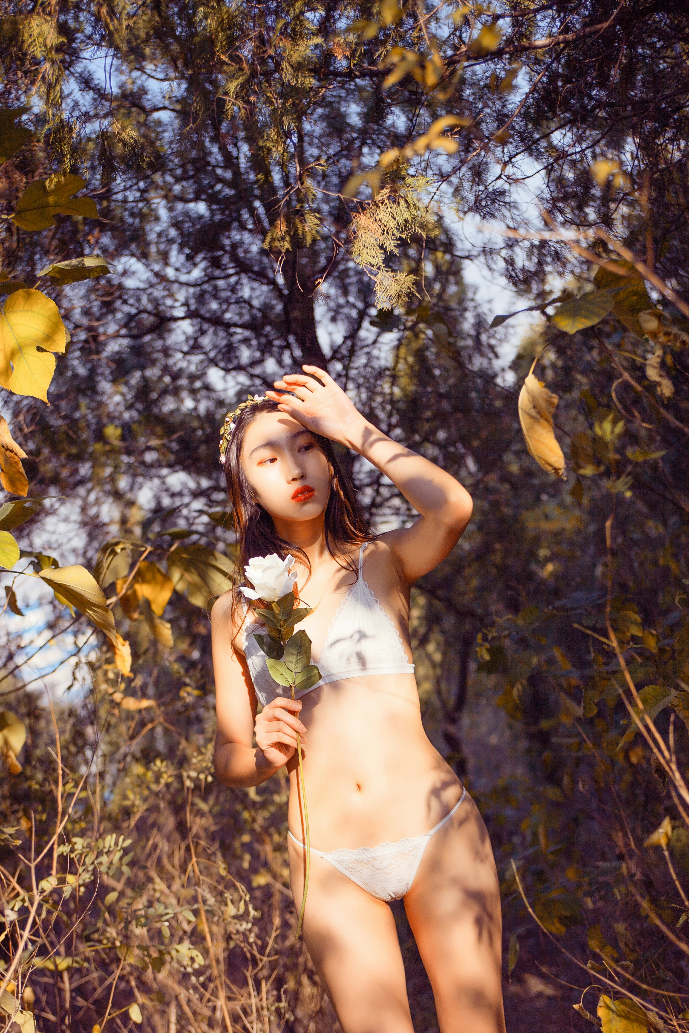 [YALAYI雅拉伊]NO.133 深山原野 熏儿 白色蕾丝内衣性感私房写真集第9张