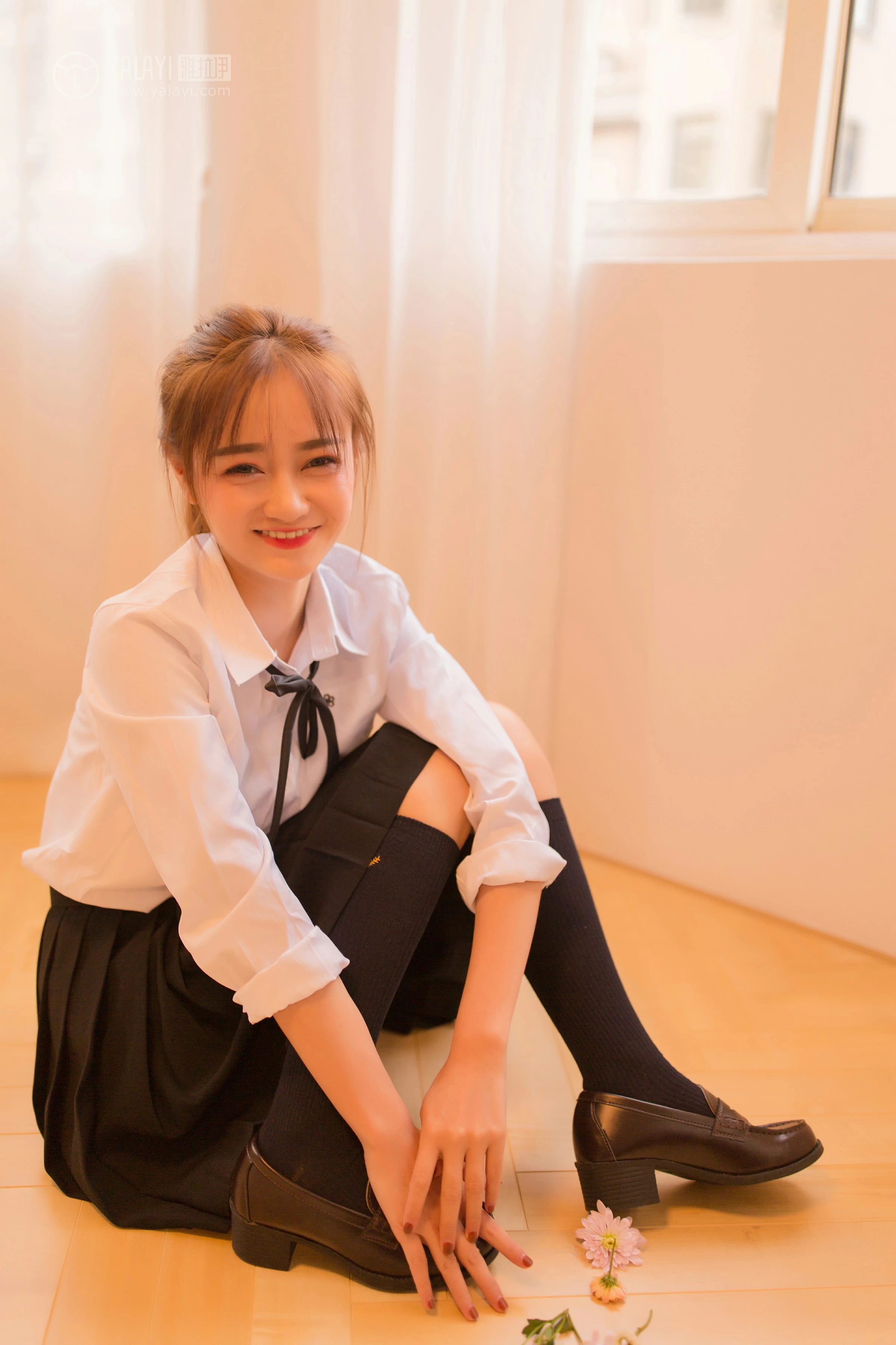 [YALAYI雅拉伊]NO.138 粉黛少女 李诗雨 高中女生制服与短裙加白色内衣性感私房写真集第8张