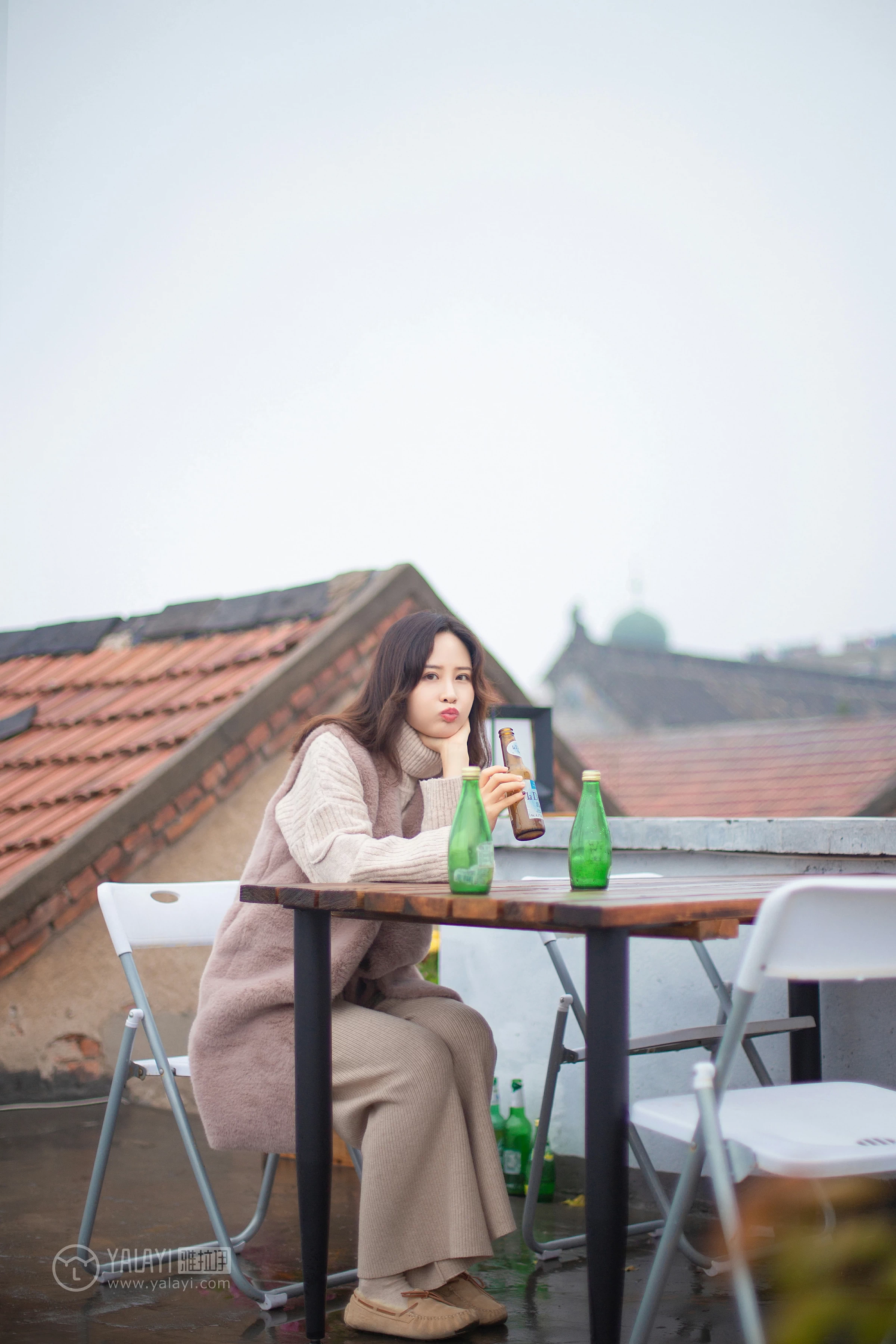 [YALAYI雅拉伊]NO.151 旅行日记 毛毛 米色毛衣加休闲长裤私房写真集第9张