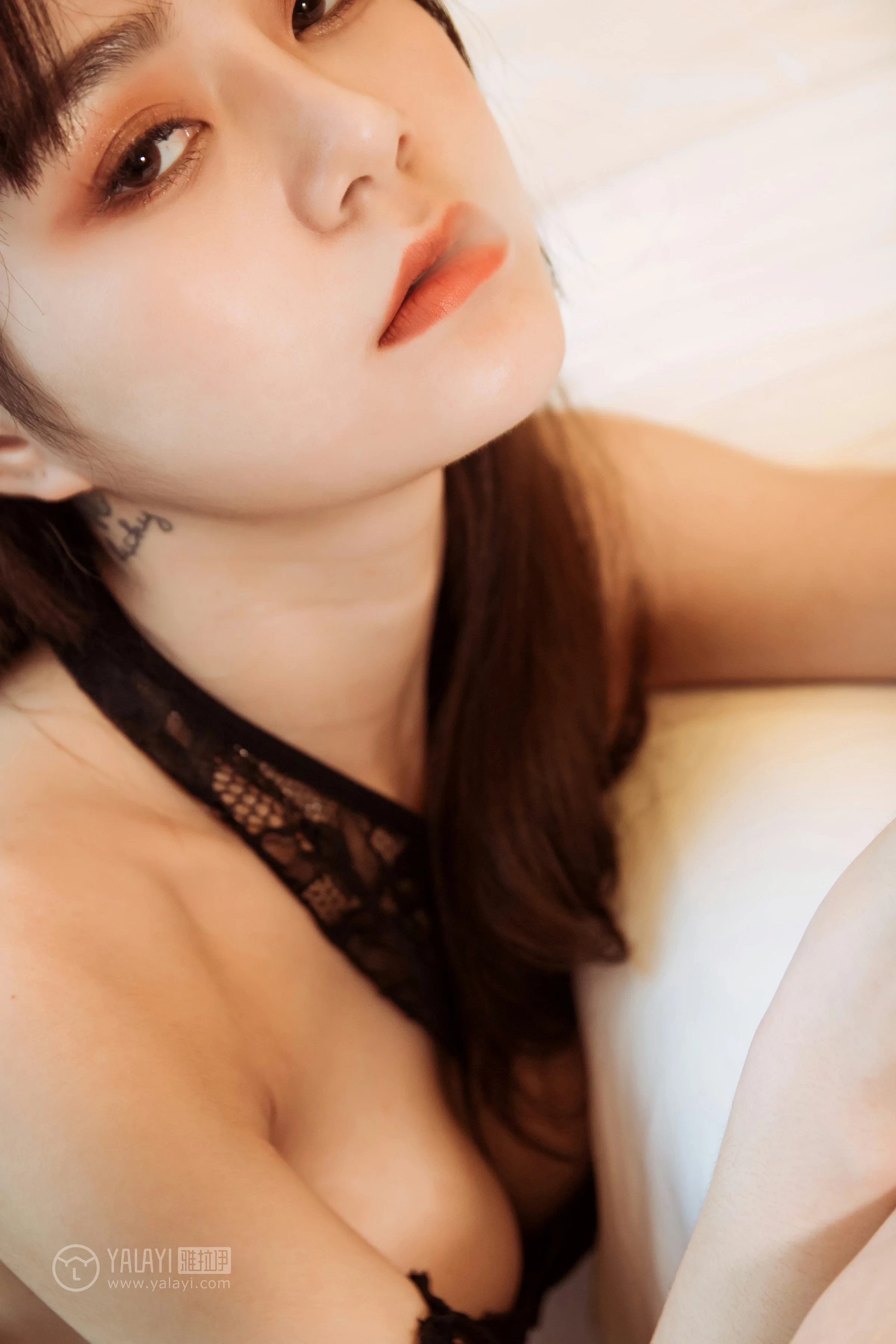 [YALAYI雅拉伊]NO.149 违禁 蓉蓉 黑色透视塑身内衣加黑色丝袜美腿性感私房写真集第11张