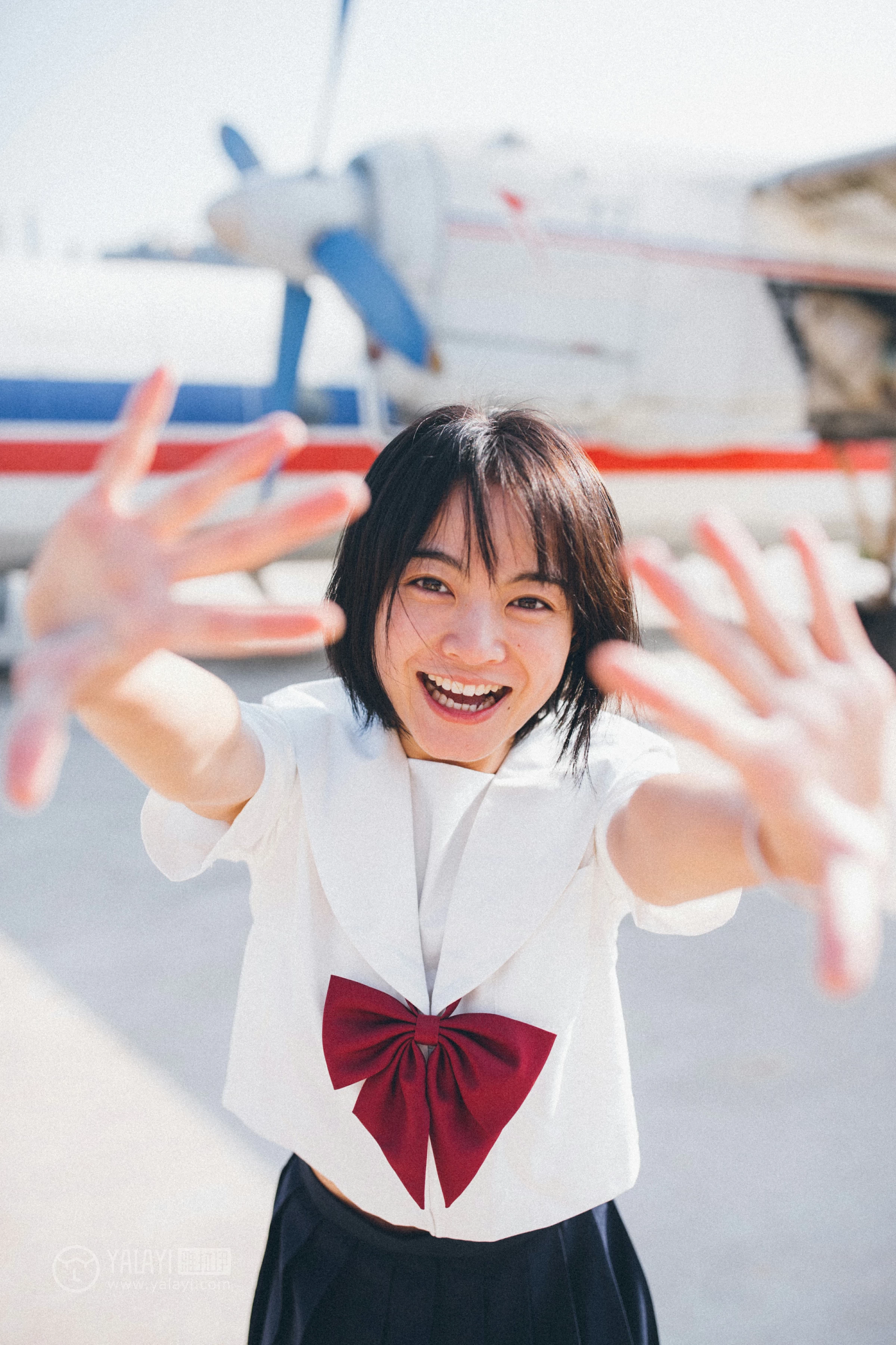 [YALAYI雅拉伊]NO.156 带我走带我飞 米粒米粒 高中女生制服与短裙私房写真集第3张