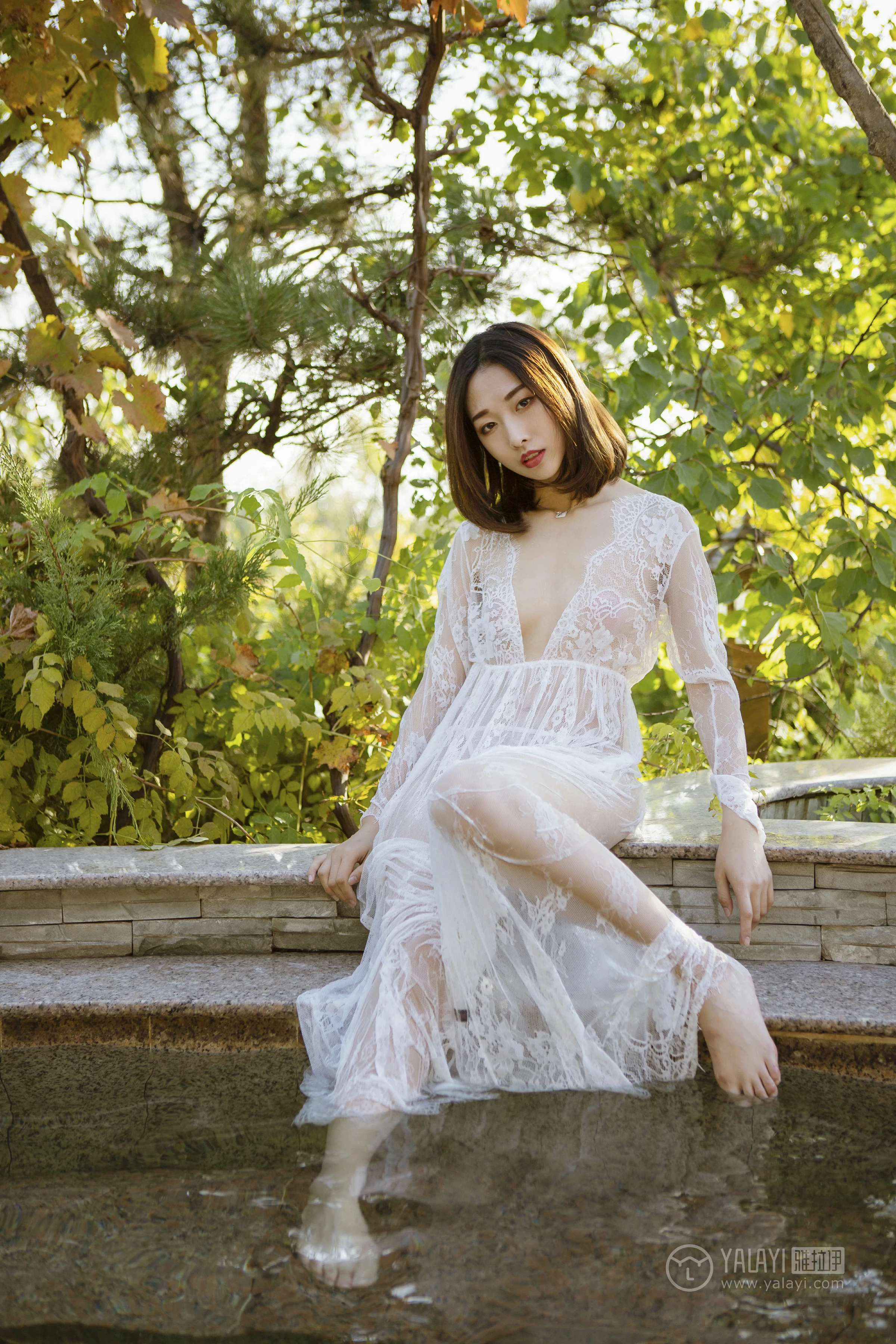 [YALAYI雅拉伊]NO.161 隐隐的柔情 佳佳 白色透视镂空连衣裙性感私房写真集第4张
