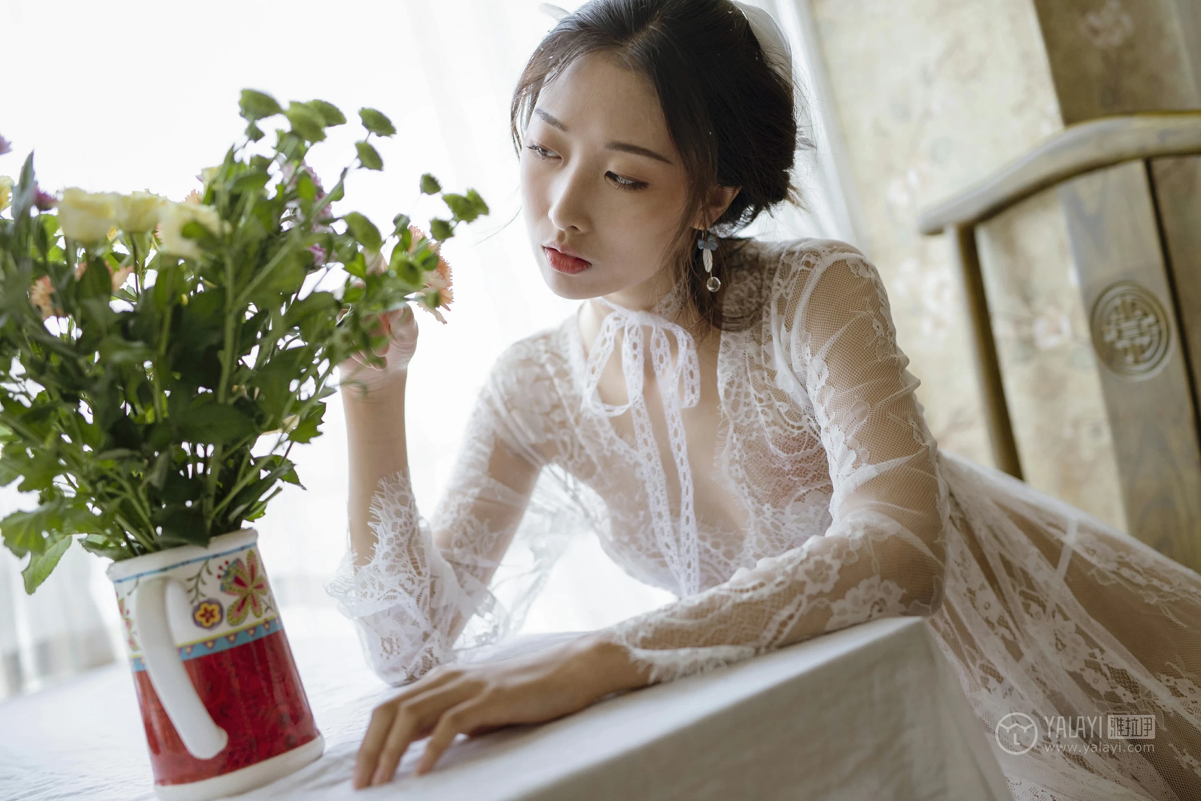 [YALAYI雅拉伊]NO.161 隐隐的柔情 佳佳 白色透视镂空连衣裙性感私房写真集第10张