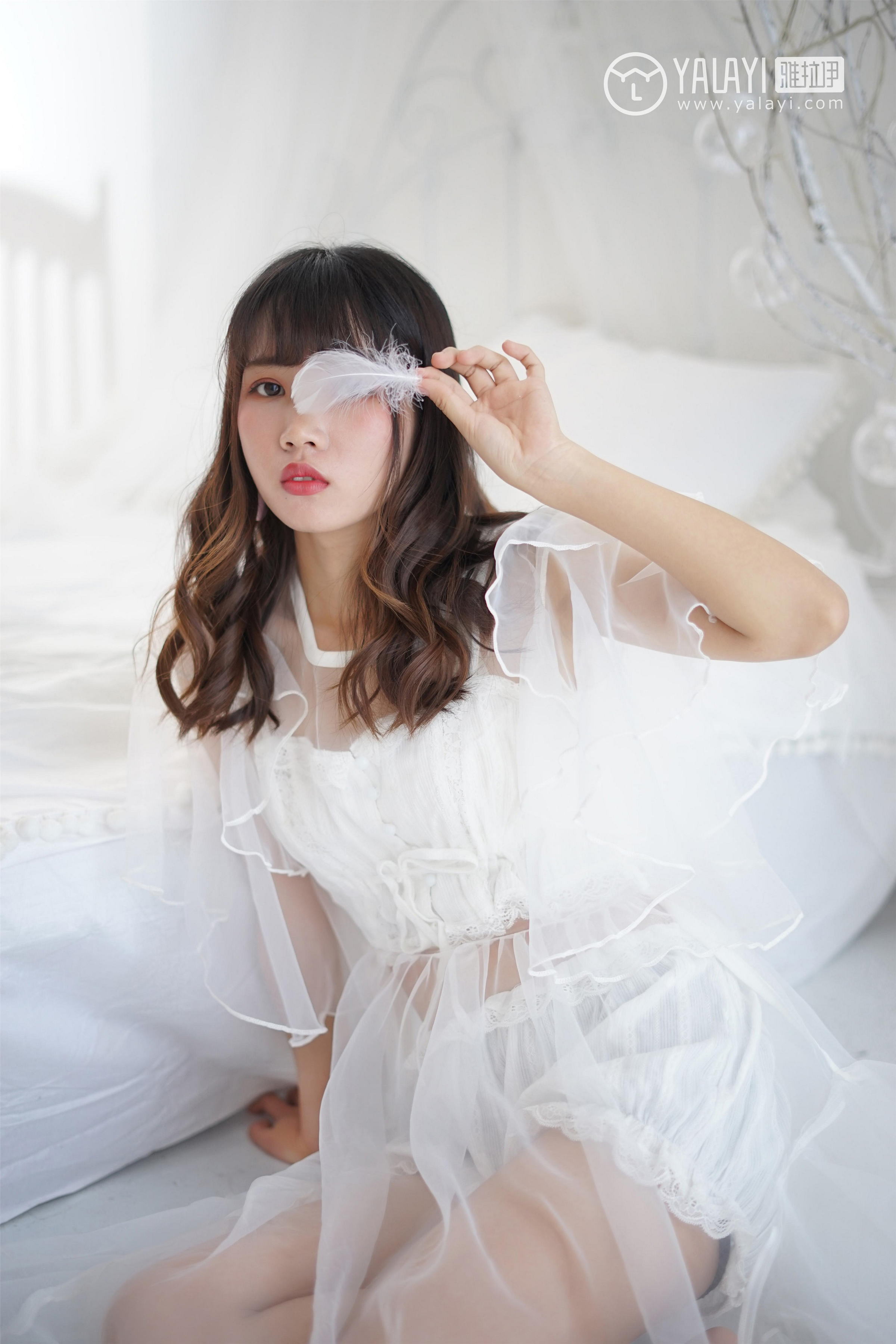 [YALAYI雅拉伊]NO.001 恋上你的床 公主小兔子 透视连衣裙性感私房写真集第9张