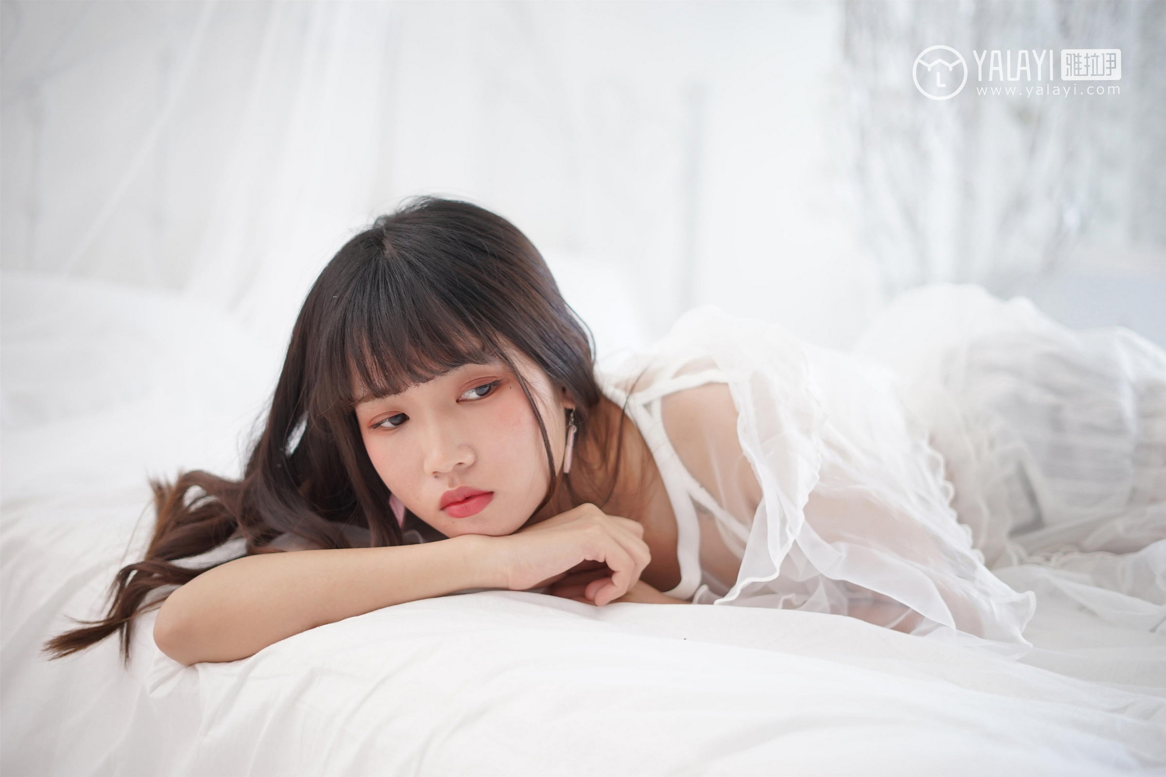 [YALAYI雅拉伊]NO.001 恋上你的床 公主小兔子 透视连衣裙性感私房写真集第13张