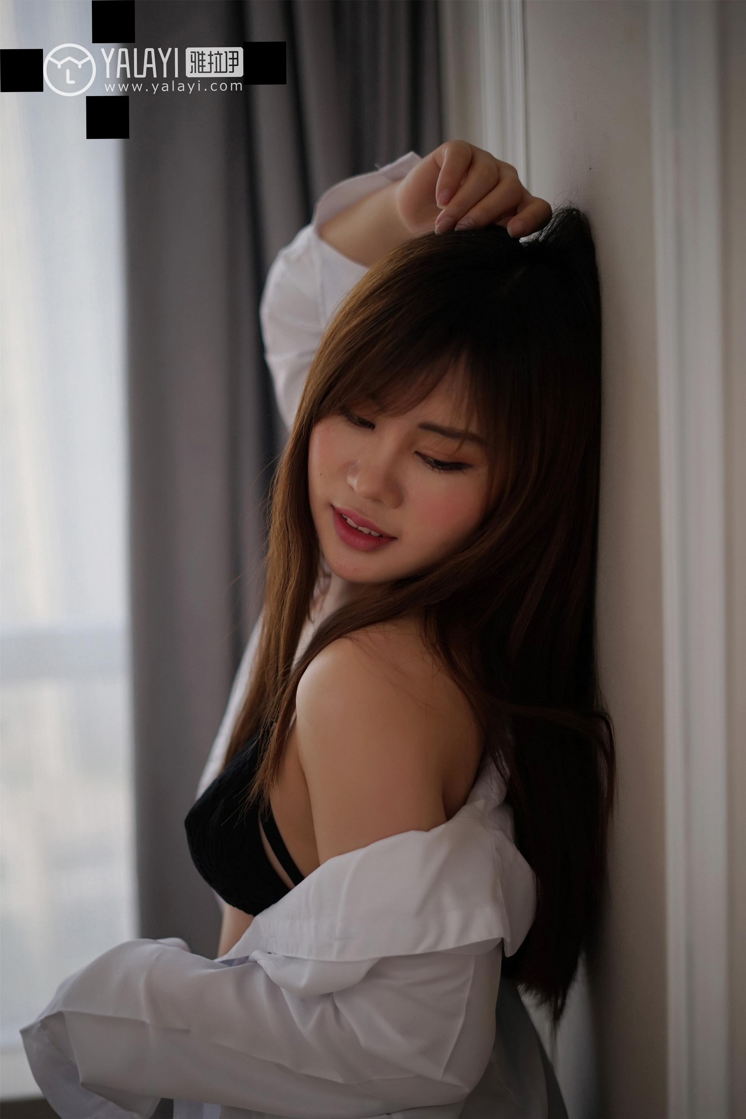 [YALAYI雅拉伊]NO.002 妮妮的黑丝诱惑 艾妮妮 性感女警官制服与短裙加黑色丝袜美腿私房写真集第12张