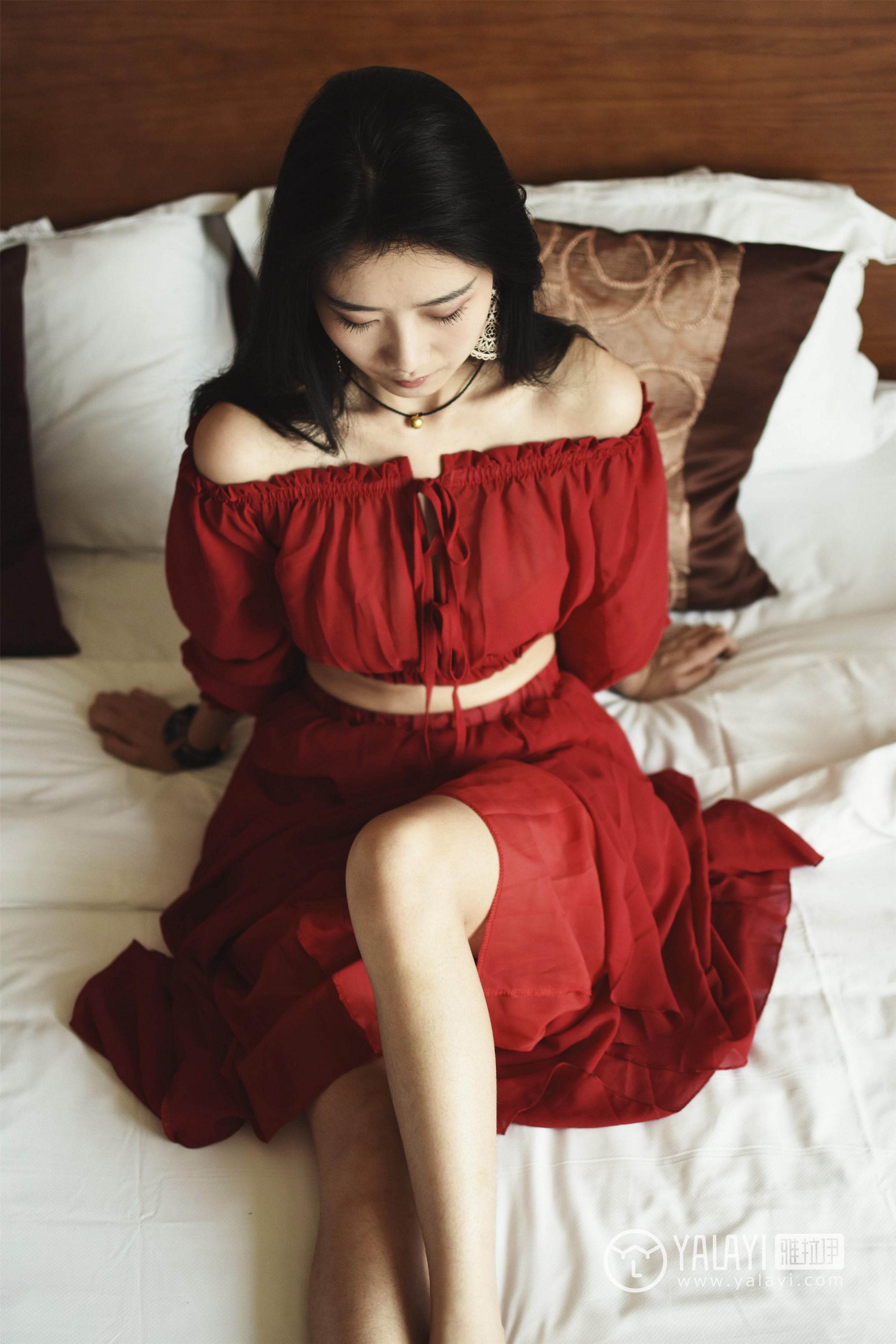 [YALAYI雅拉伊]NO.007 魅惑舞裙 林小珂 民国旗袍加肉色丝袜美腿性感私房写真集第3张