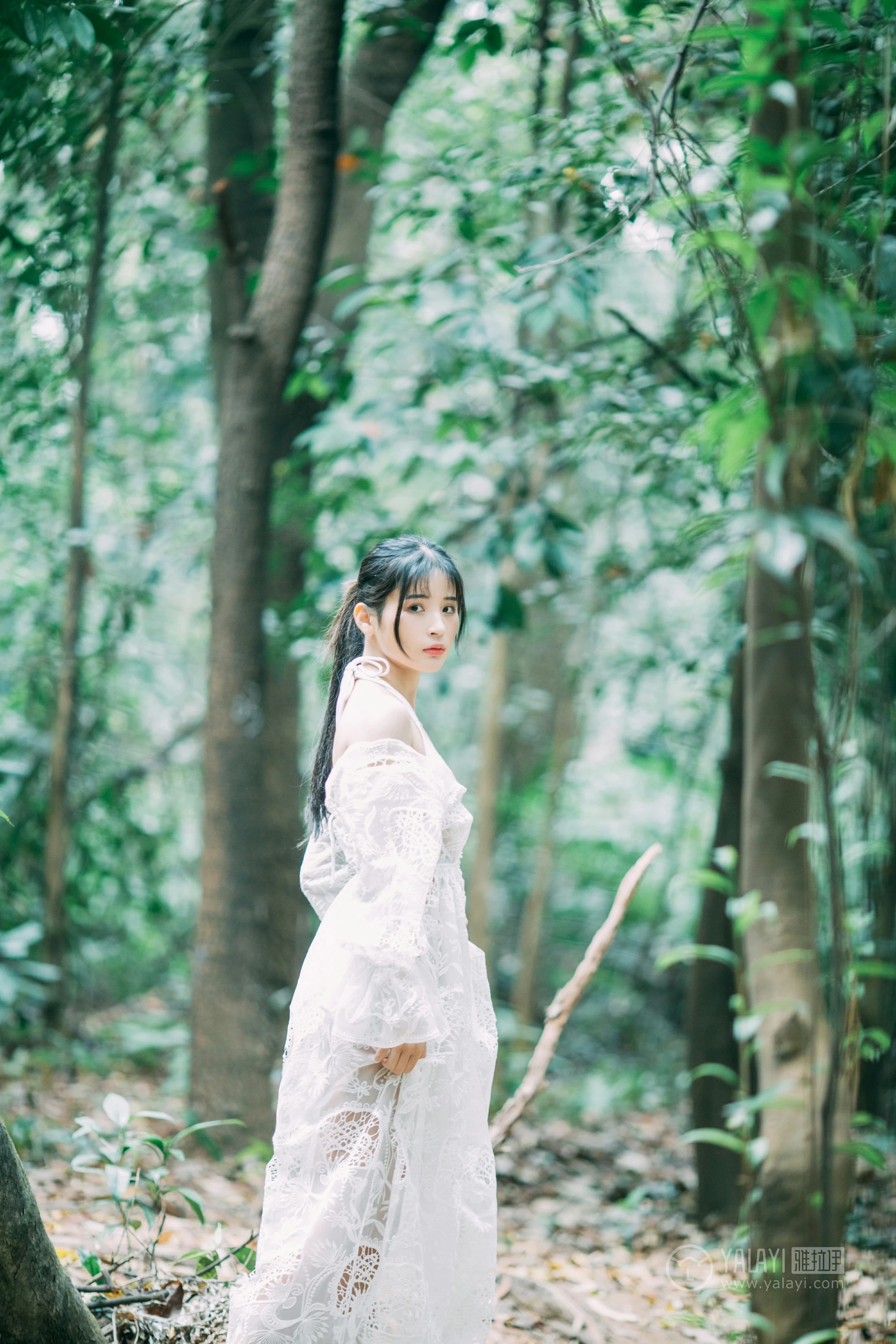 [YALAYI雅拉伊]No.194 仙乐飘飘 阿惜 白色透视镂空连衣裙加白色内衣性感私房写真集第3张