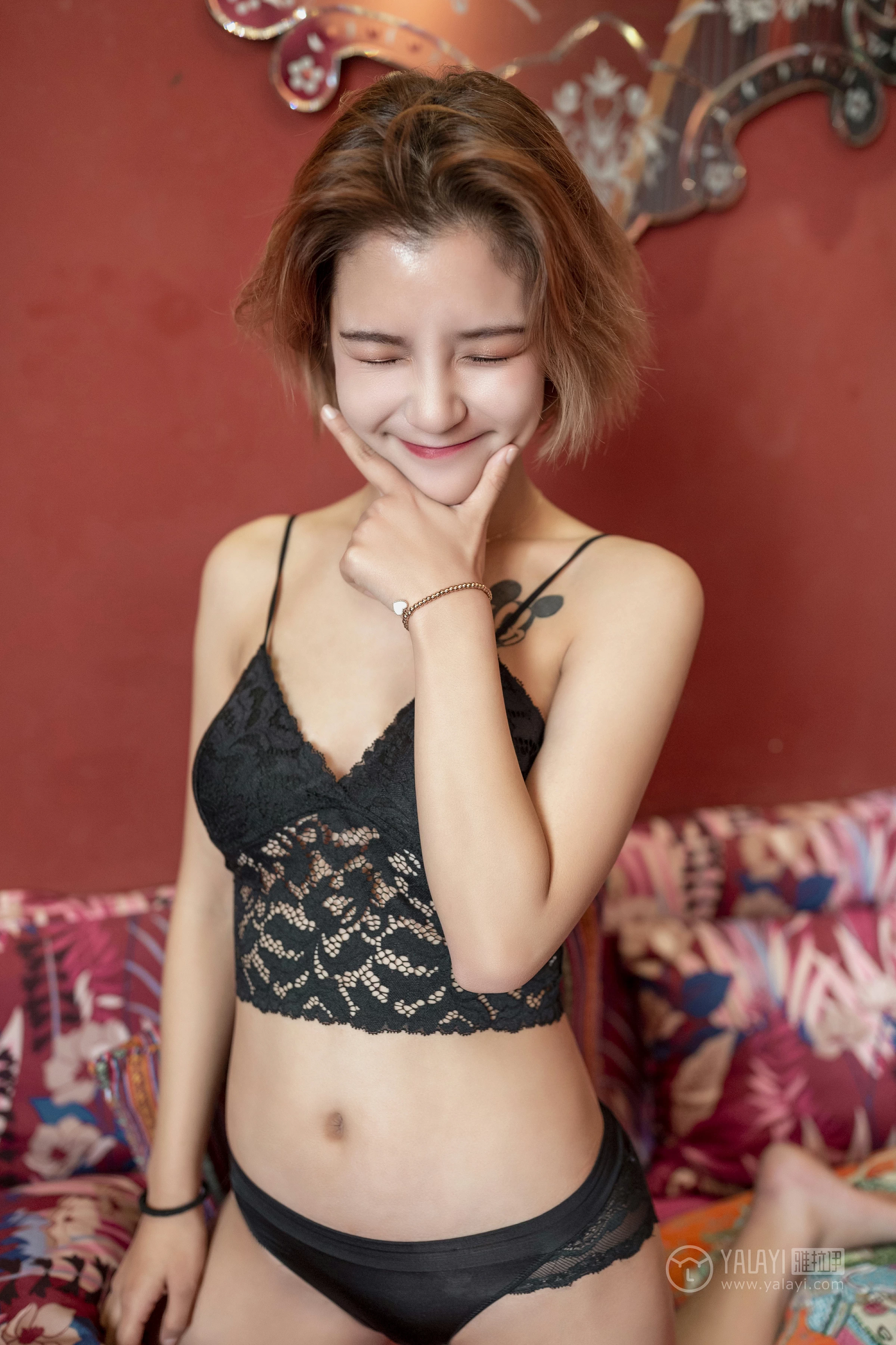 [YALAYI雅拉伊]No.248 金发少女 米奇 黑色蕾丝情趣内衣性感私房写真集第10张