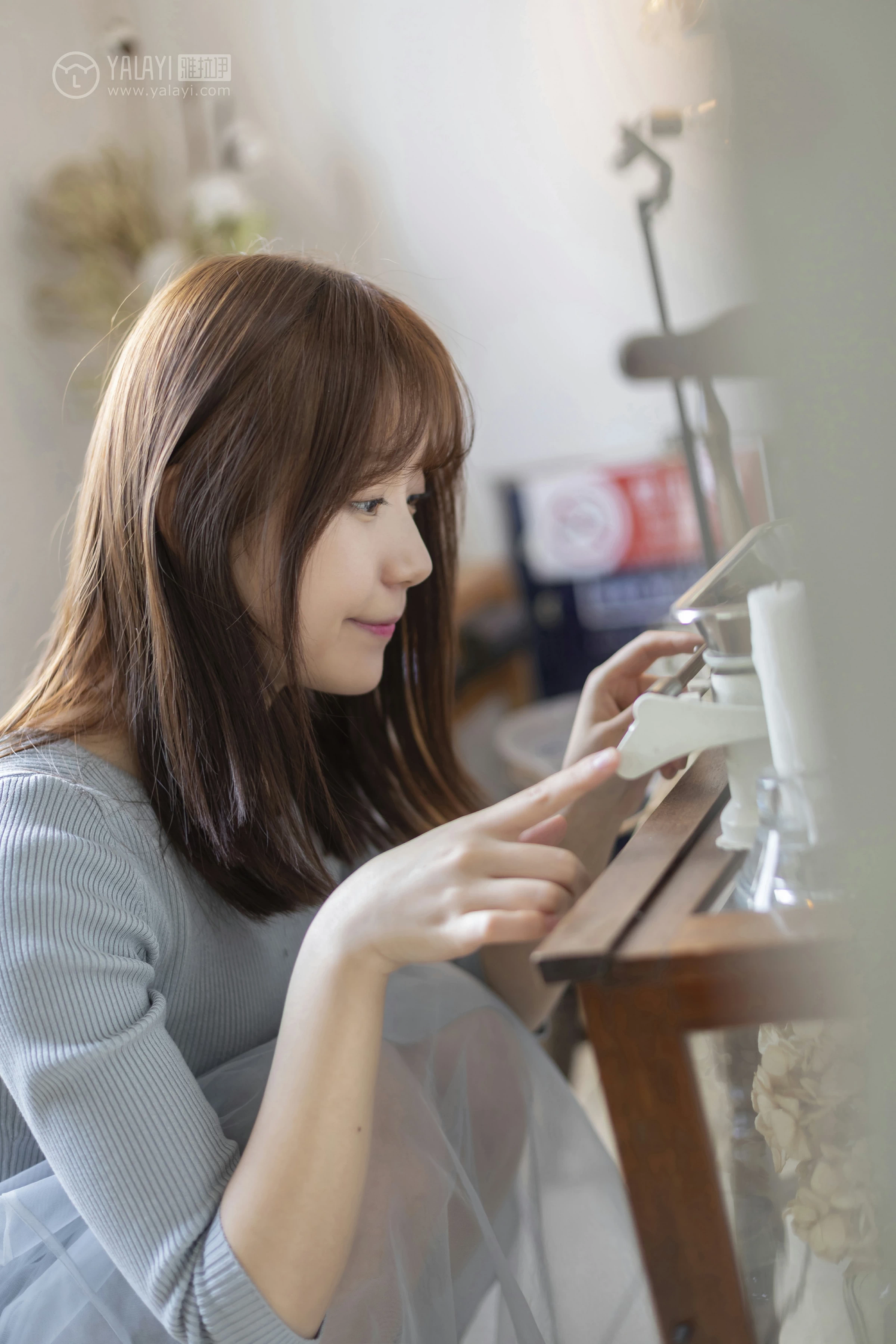 [YALAYI雅拉伊]No.249 看着你玩 刘开心 蓝色上衣加短裙清纯可爱私房写真集第16张