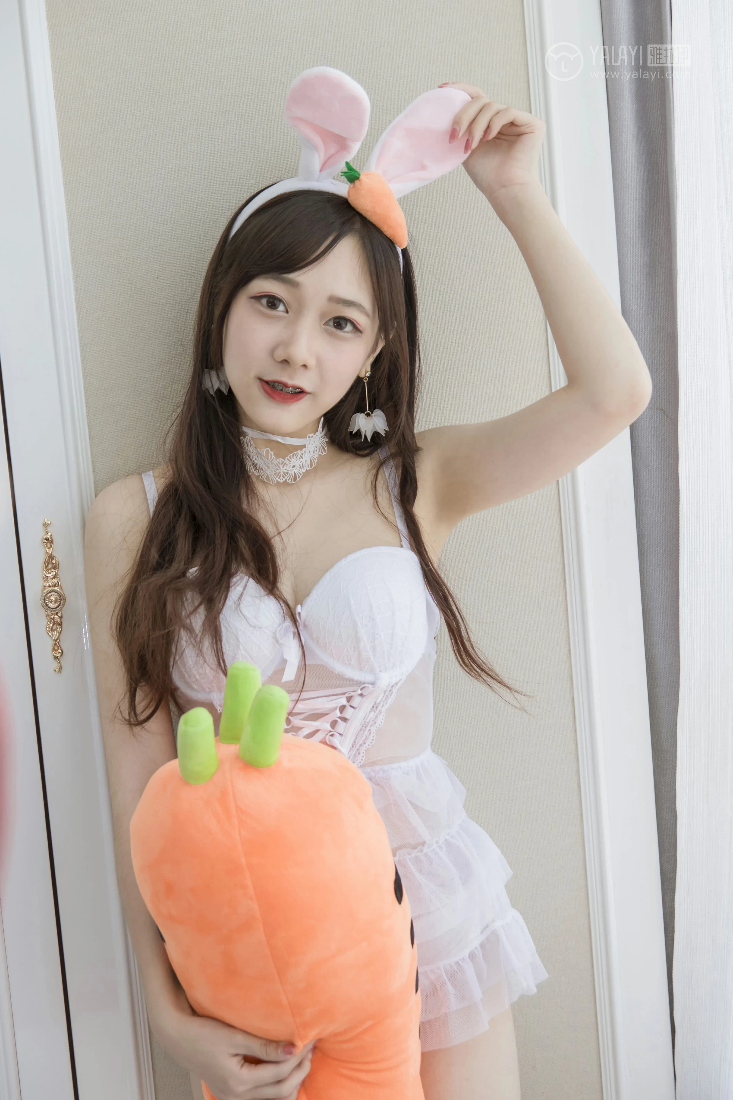 [YALAYI雅拉伊]No.258 卯兔夜夜 夜夜 白色透视情趣内衣加白色丝袜美腿性感私房写真集第9张