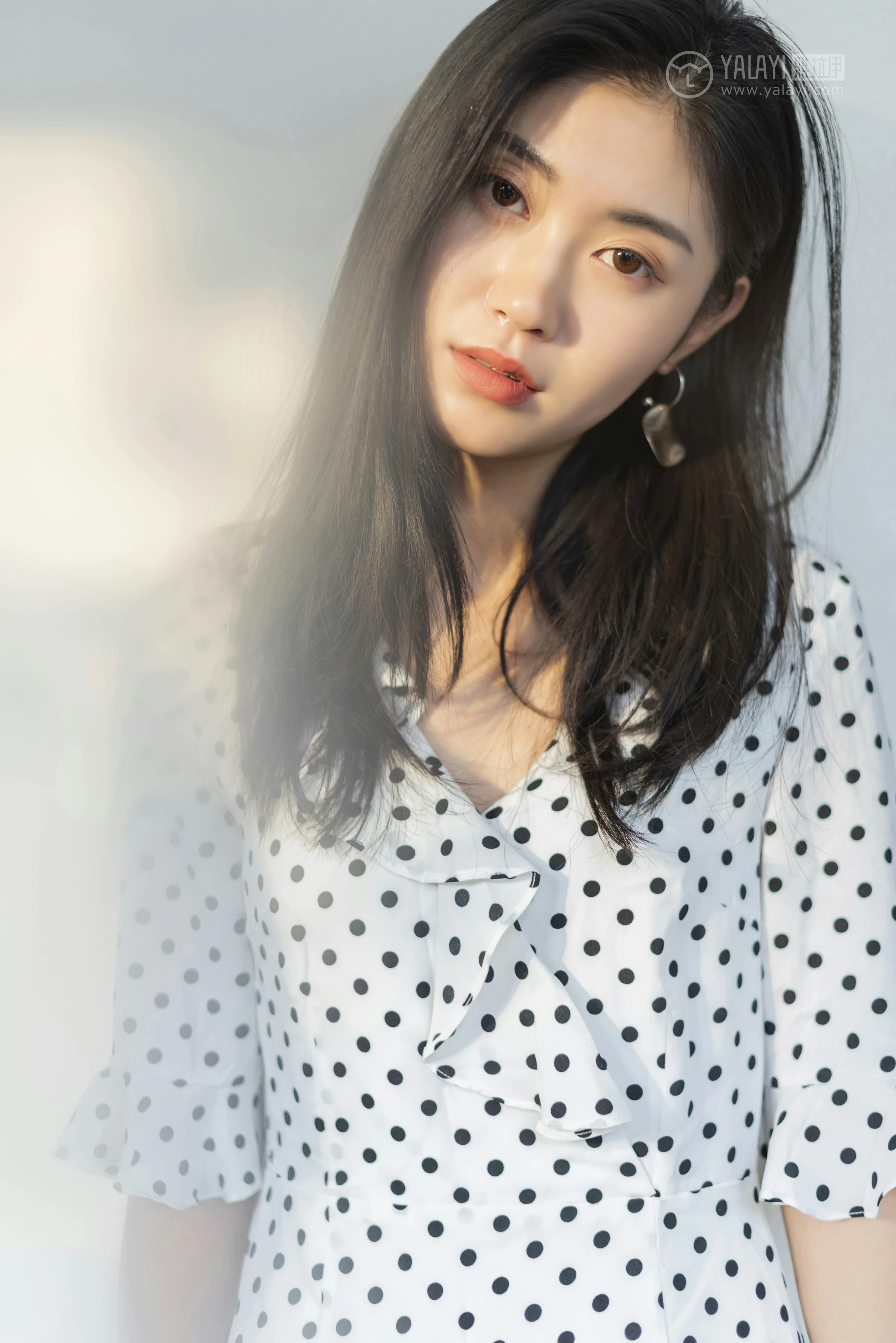[YALAYI雅拉伊]No.264 波点女孩儿 乔妹儿 白色透视连衣裙居家私房写真集第4张