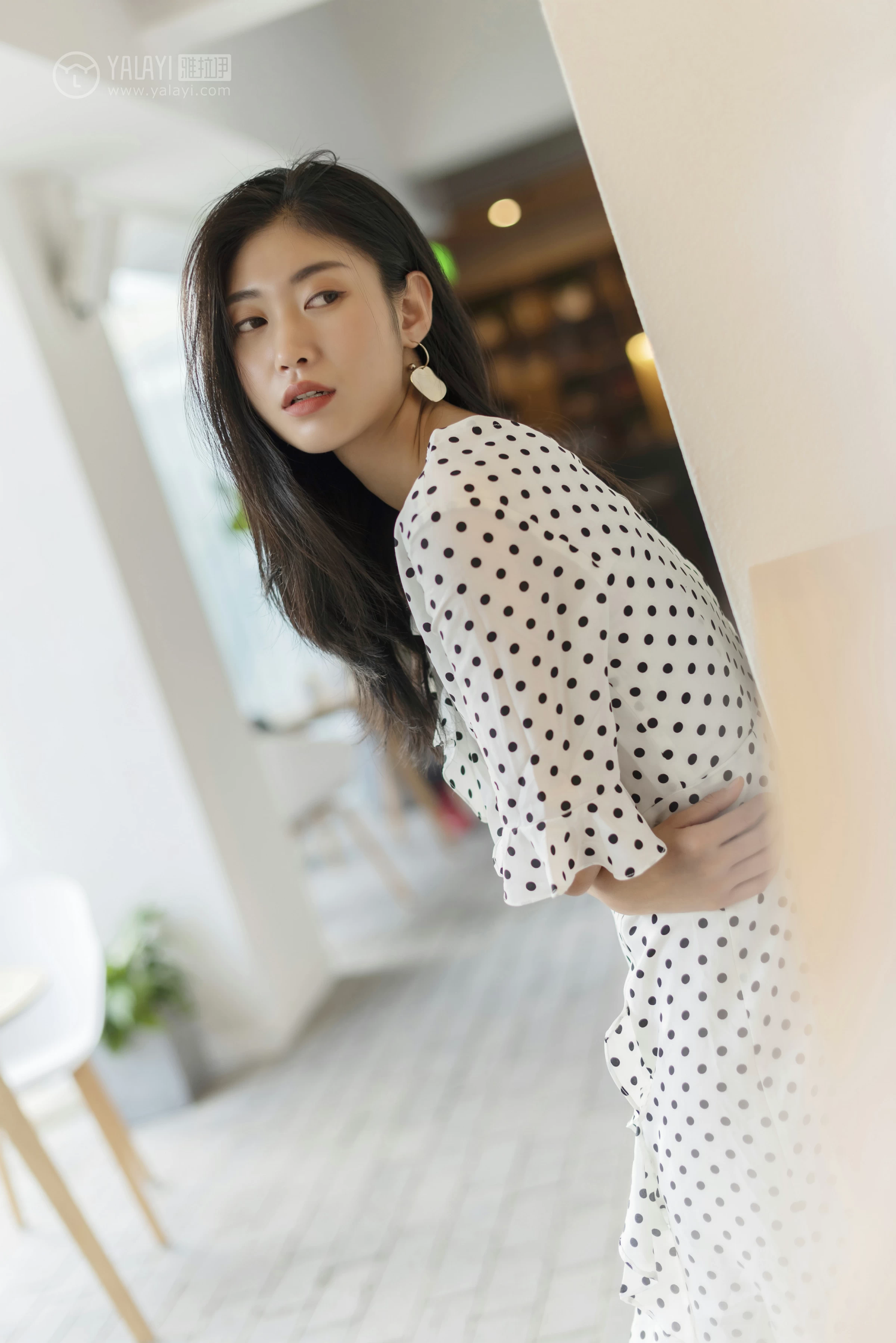 [YALAYI雅拉伊]No.264 波点女孩儿 乔妹儿 白色透视连衣裙居家私房写真集第4张