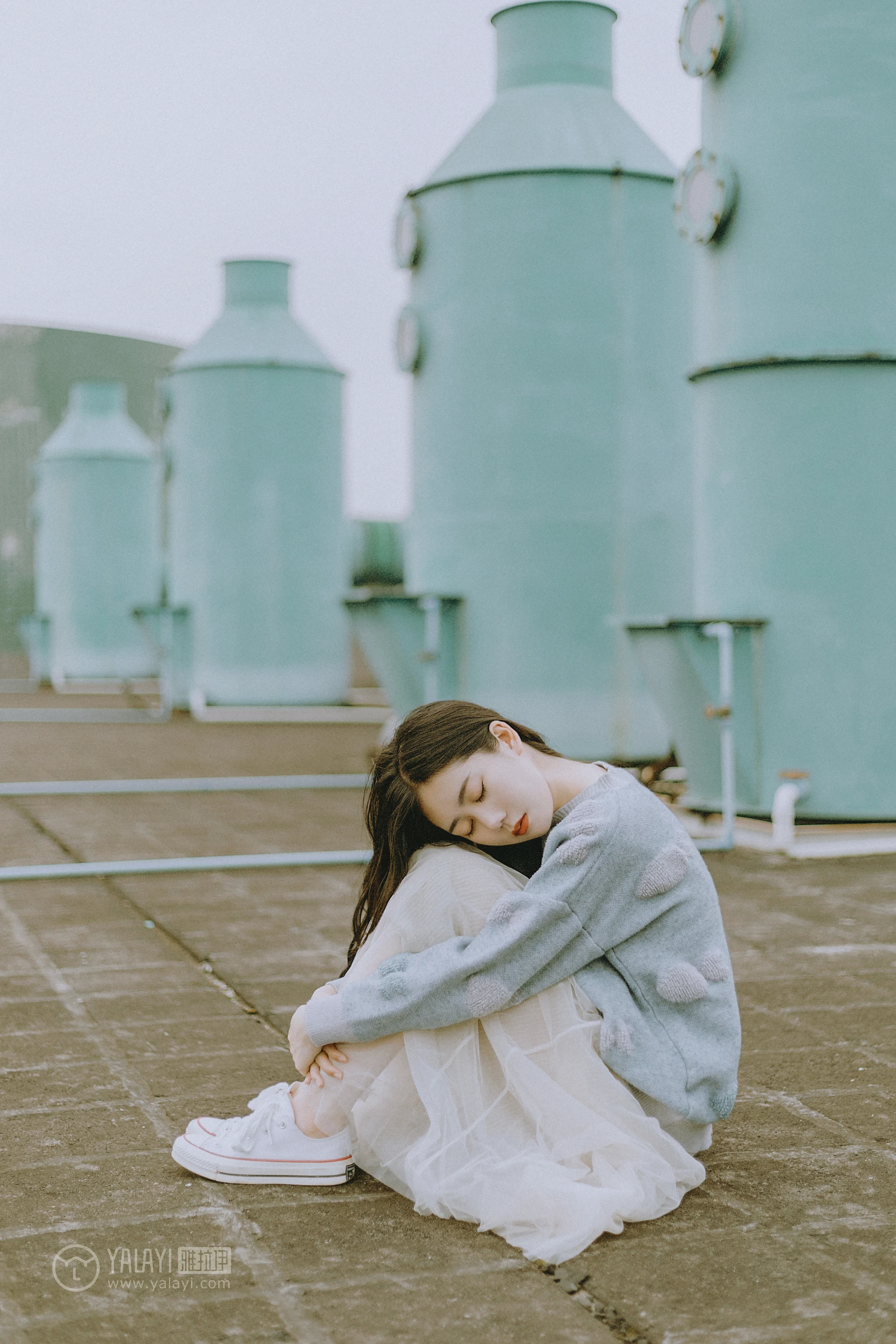 [YALAYI雅拉伊] No.274 芳华 喜儿 蓝色卫衣与白色透视短裙性感私房写真集第14张