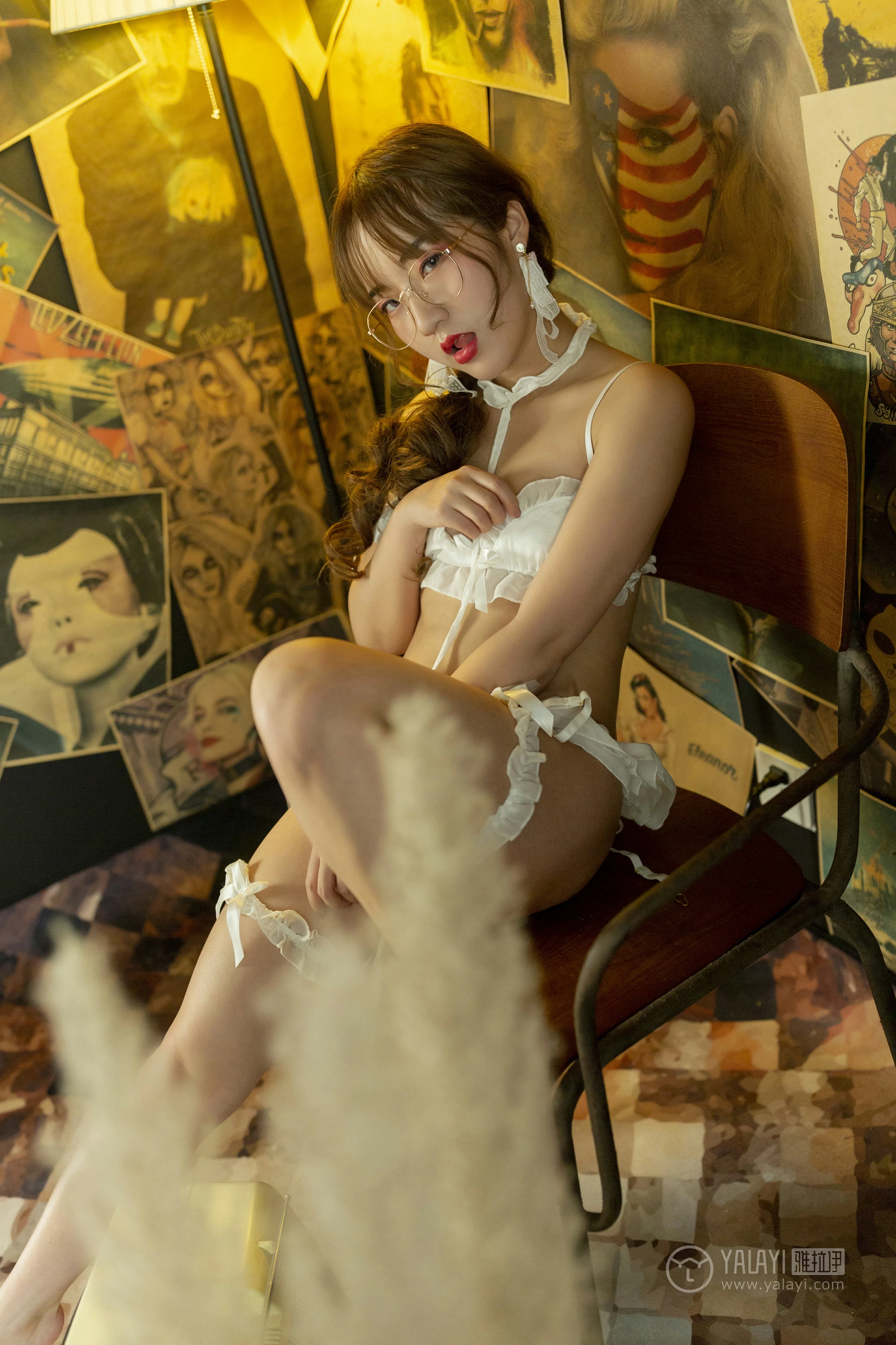 [YALAYI雅拉伊]No.298 老师的假日 顾盼兮 白色情趣内衣性感私房写真集第11张