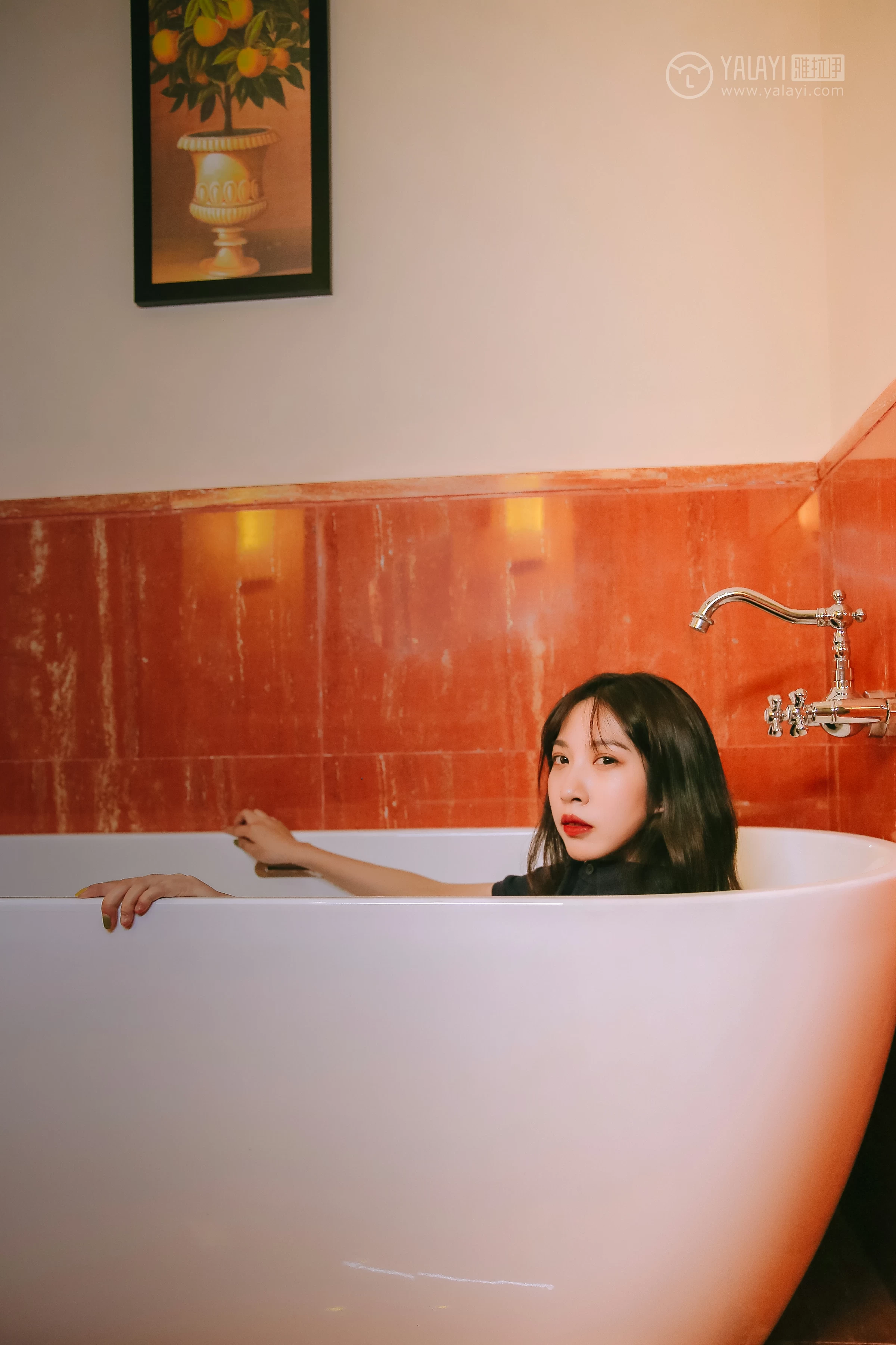 [YALAYI雅拉伊]No.308 蓝色房子 蓝心 黑色外套加蓝色连身制服裙性感私房写真集第11张