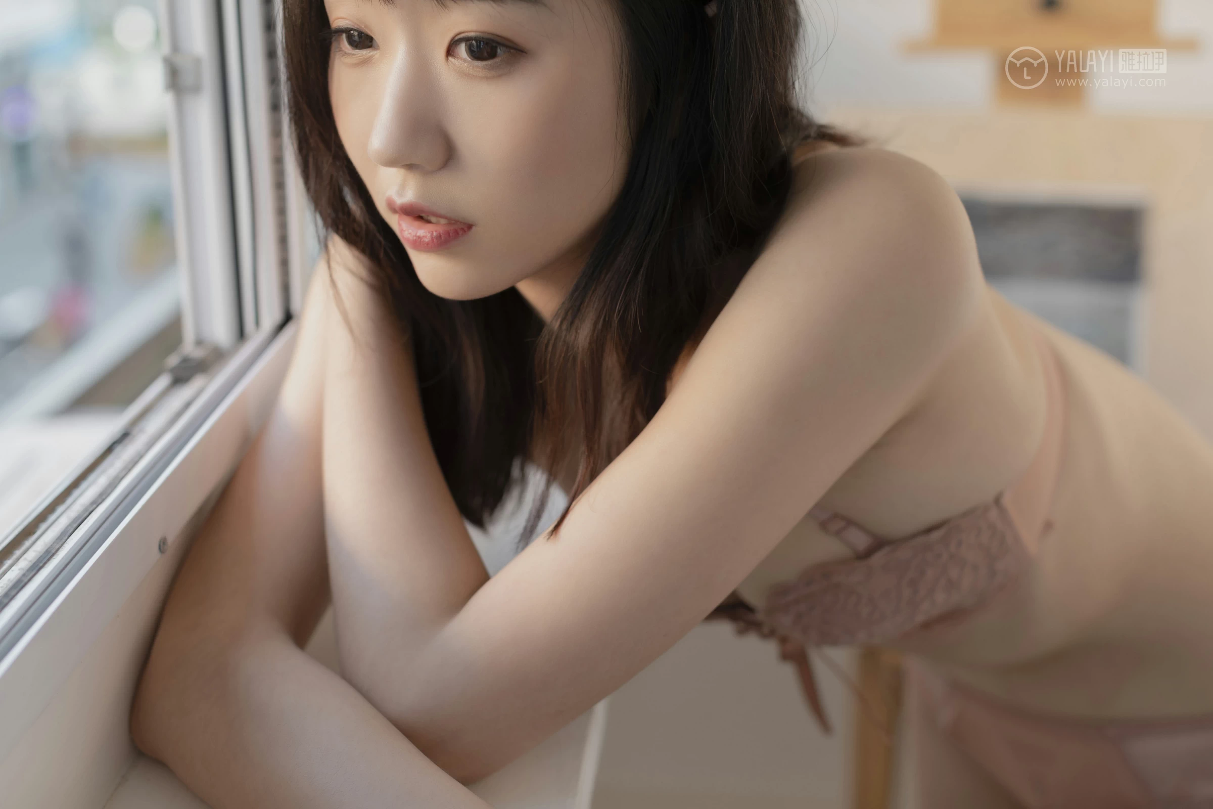 [YALAYI雅拉伊]No.321 阴天日记 念念 粉色蕾丝内衣居家性感私房写真集第14张