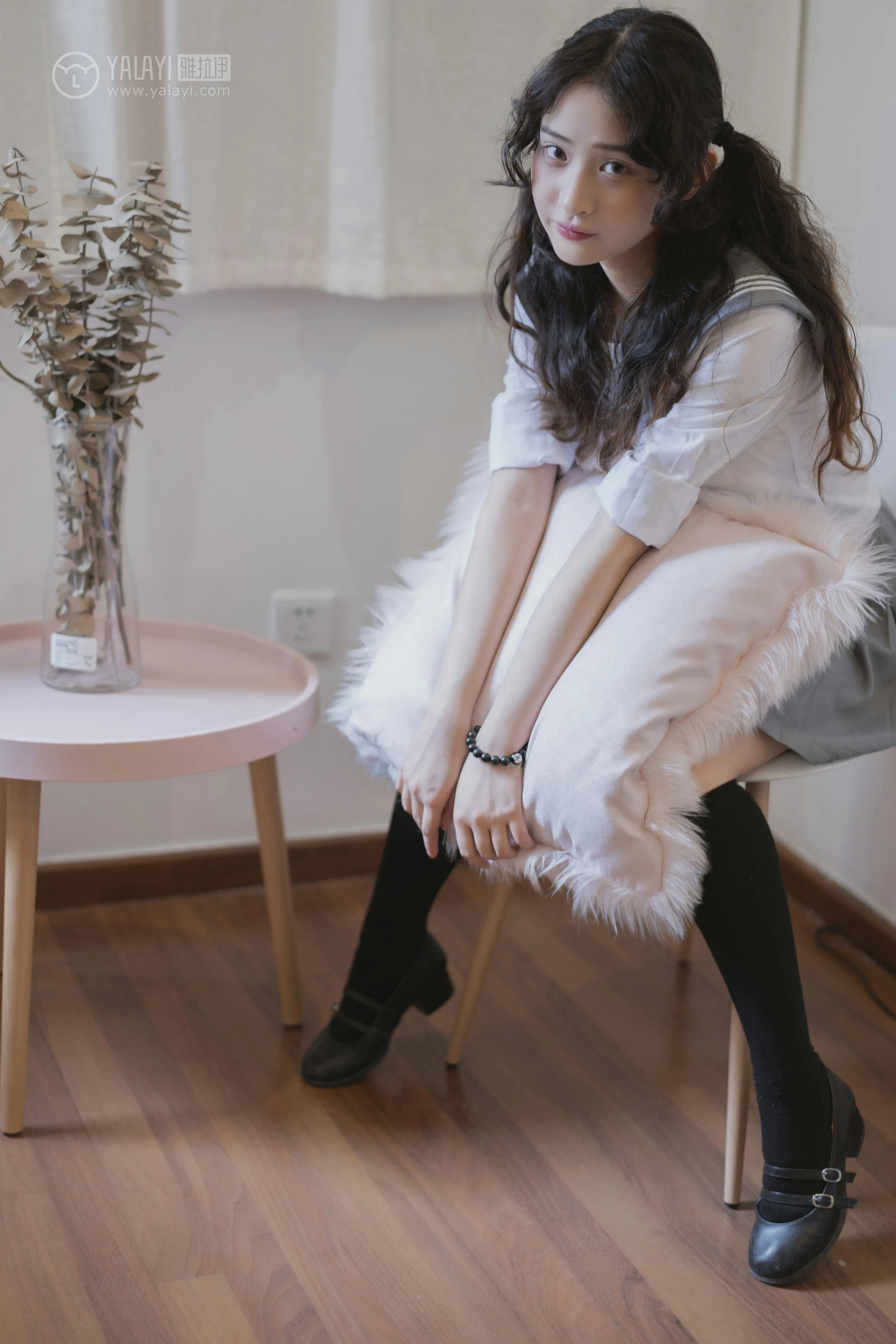 [YALAYI雅拉伊]No.349 清纯学生妹 西子 高中女生制服与短裙性感私房写真集第2张