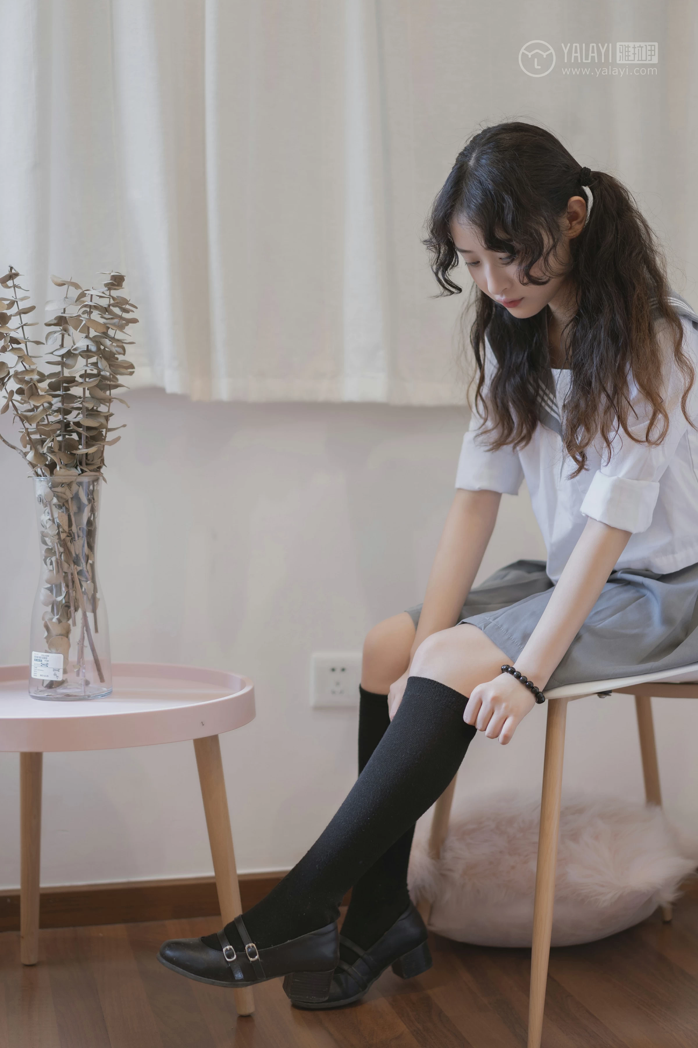 [YALAYI雅拉伊]No.349 清纯学生妹 西子 高中女生制服与短裙性感私房写真集第3张