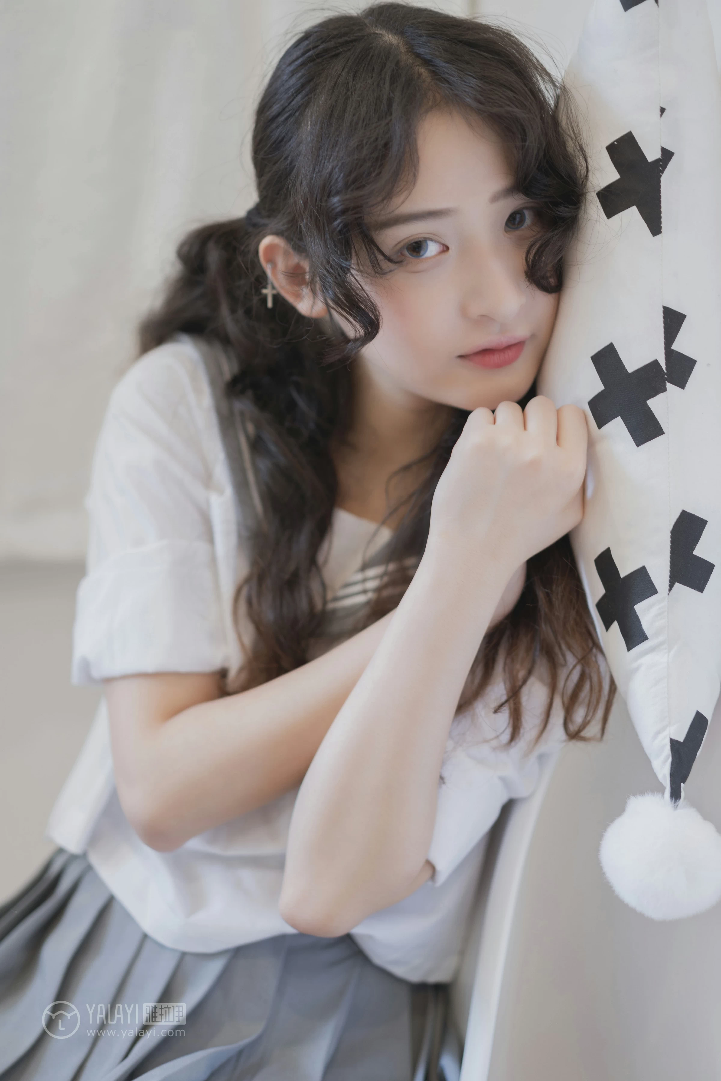 [YALAYI雅拉伊]No.349 清纯学生妹 西子 高中女生制服与短裙性感私房写真集第8张