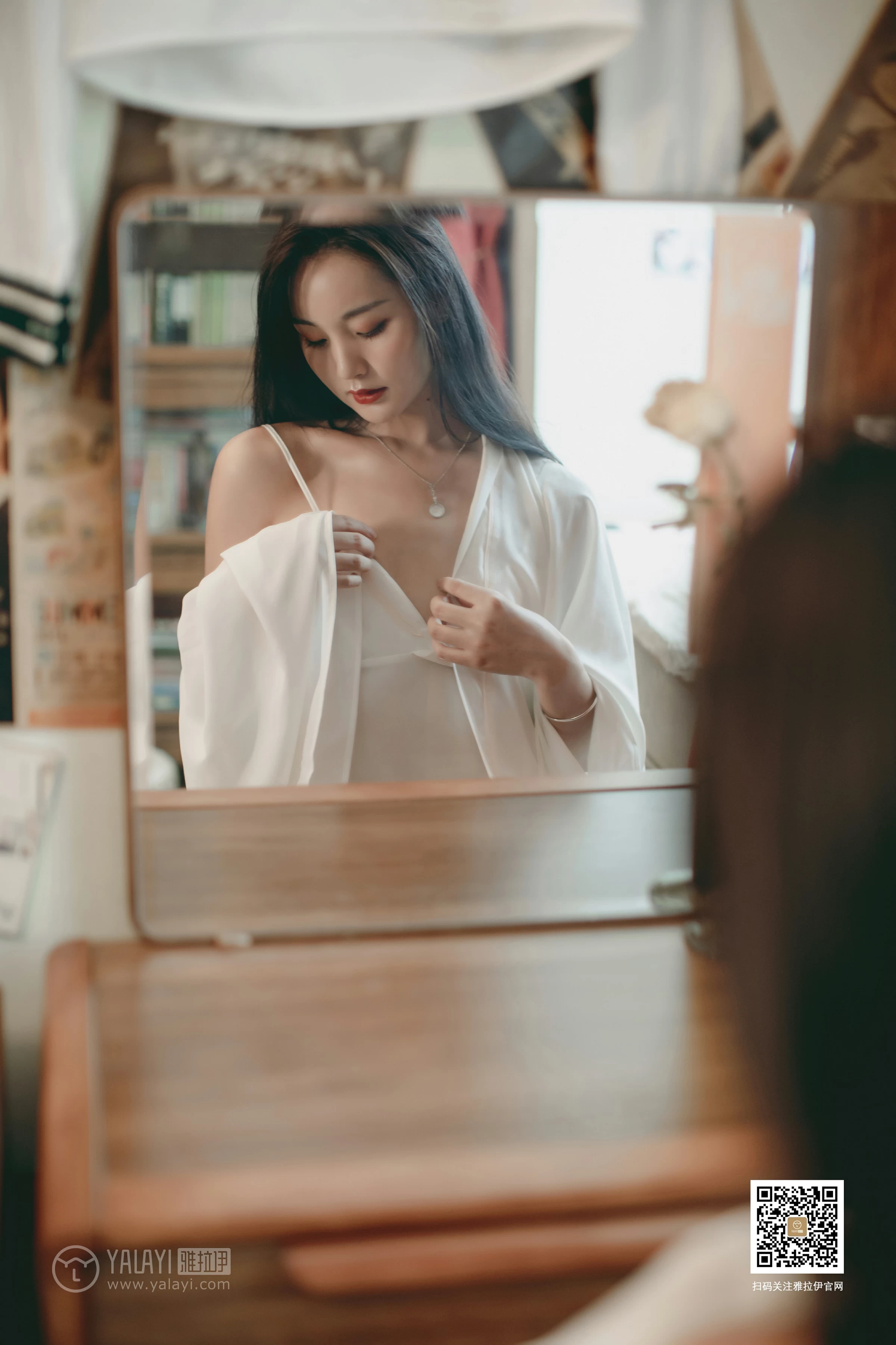 [YALAYI雅拉伊]No.361 Elegant 项兴咏 白色睡衣加白色吊带内衣性感私房写真集第7张