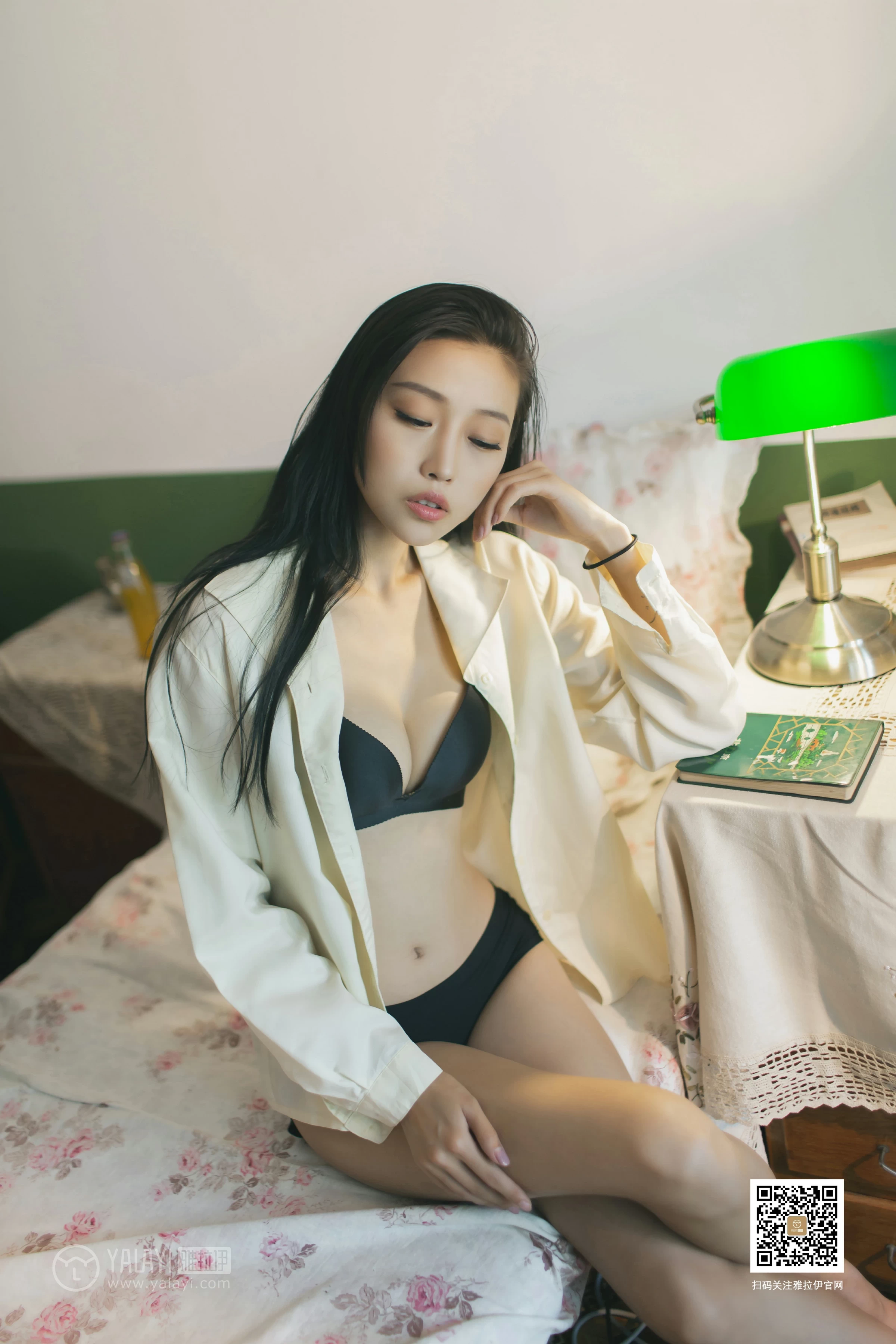 [YALAYI雅拉伊]No.368 梦醒时分 图雅 黑色透视情趣睡衣加红色蕾丝内衣性感私房写真集第1张