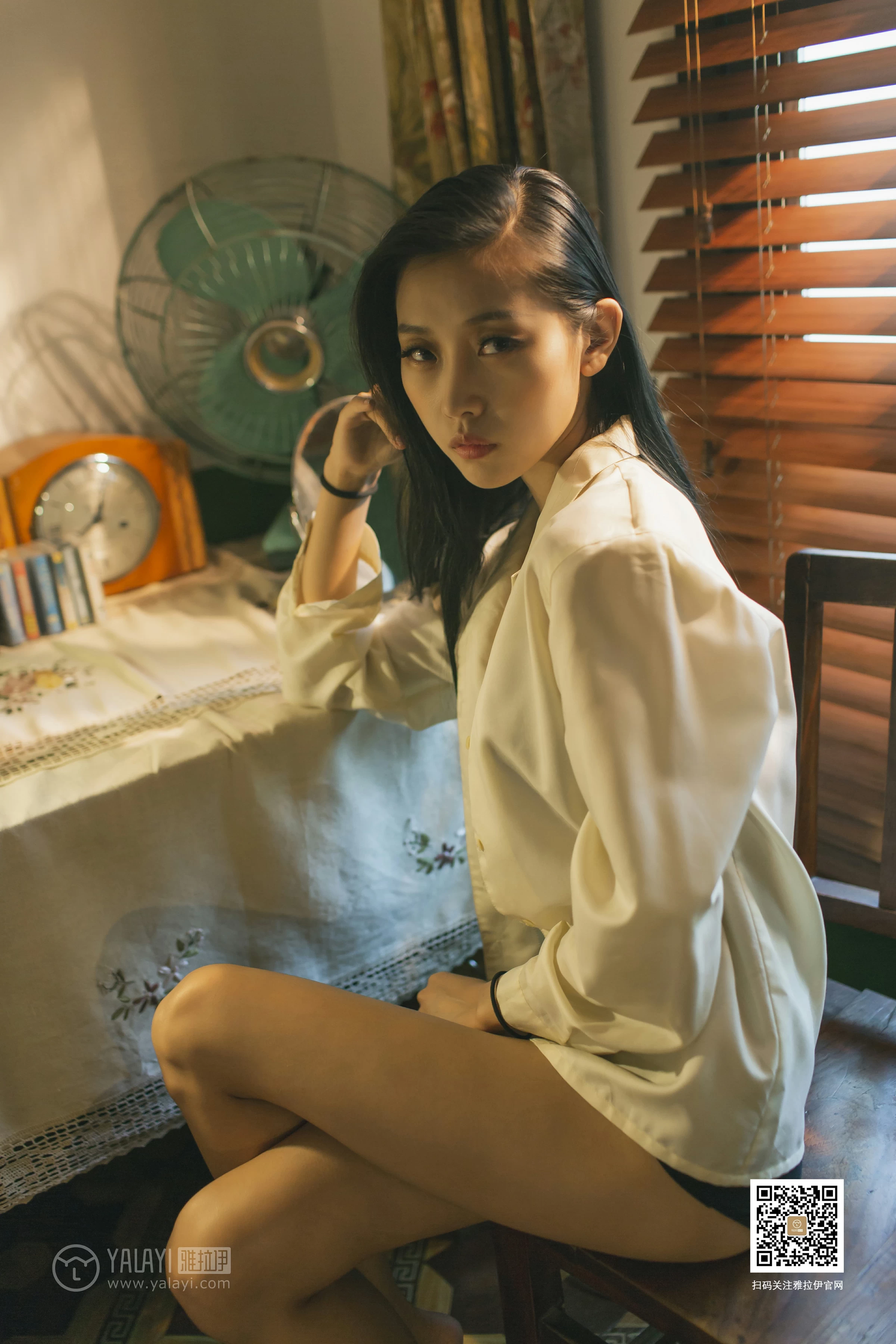 [YALAYI雅拉伊]No.368 梦醒时分 图雅 黑色透视情趣睡衣加红色蕾丝内衣性感私房写真集第7张