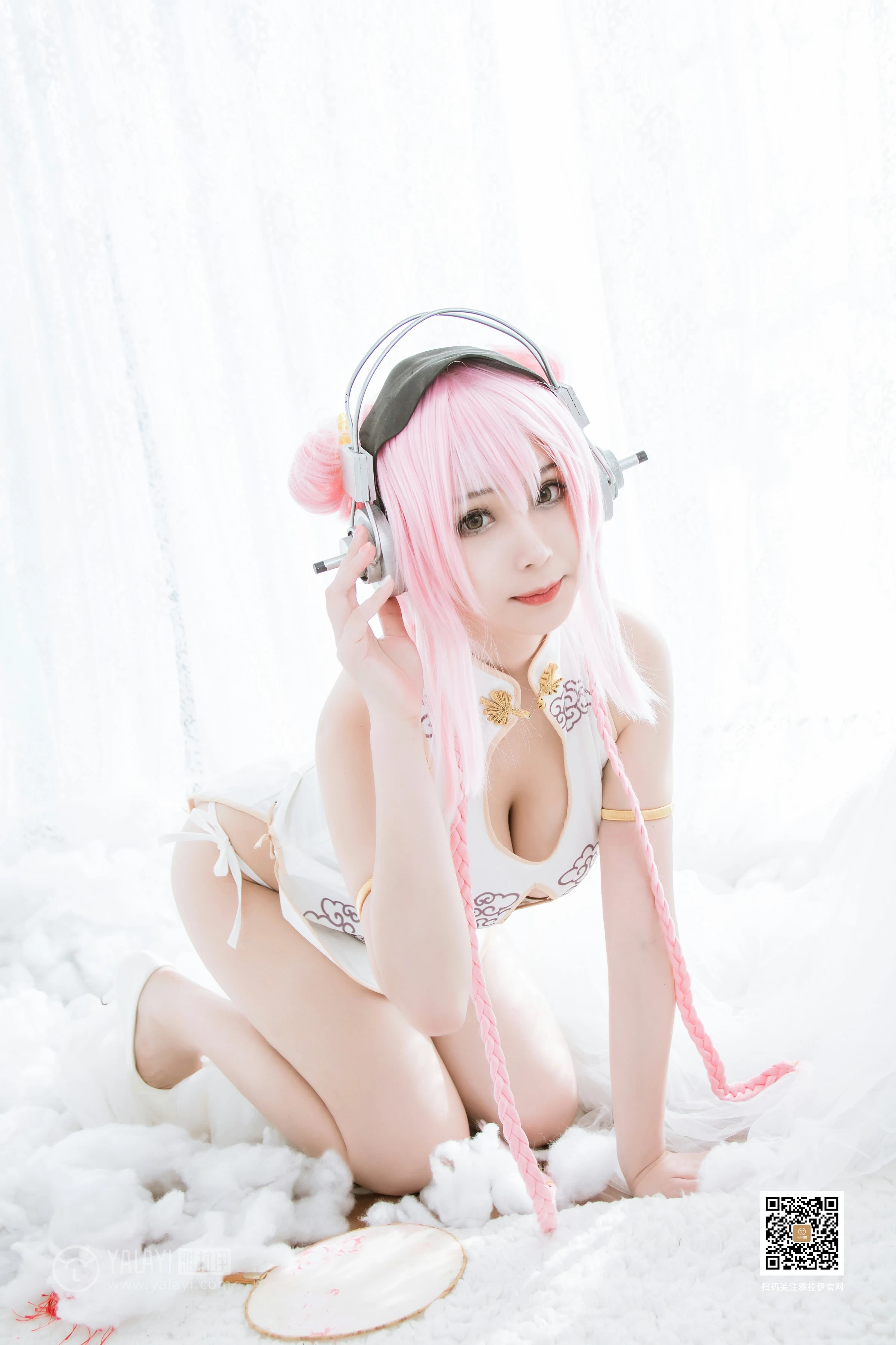 [YALAYI雅拉伊]No.376 超级索尼子 妮子 白色紧身情趣旗袍性感私房写真集第8张