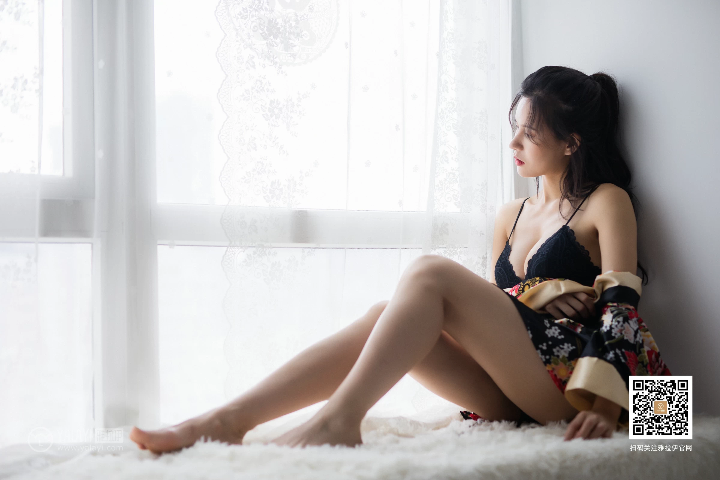 [YALAYI雅拉伊]No.383 瑶瑶 黑色睡衣加黑色蕾丝内衣性感私房写真集第11张