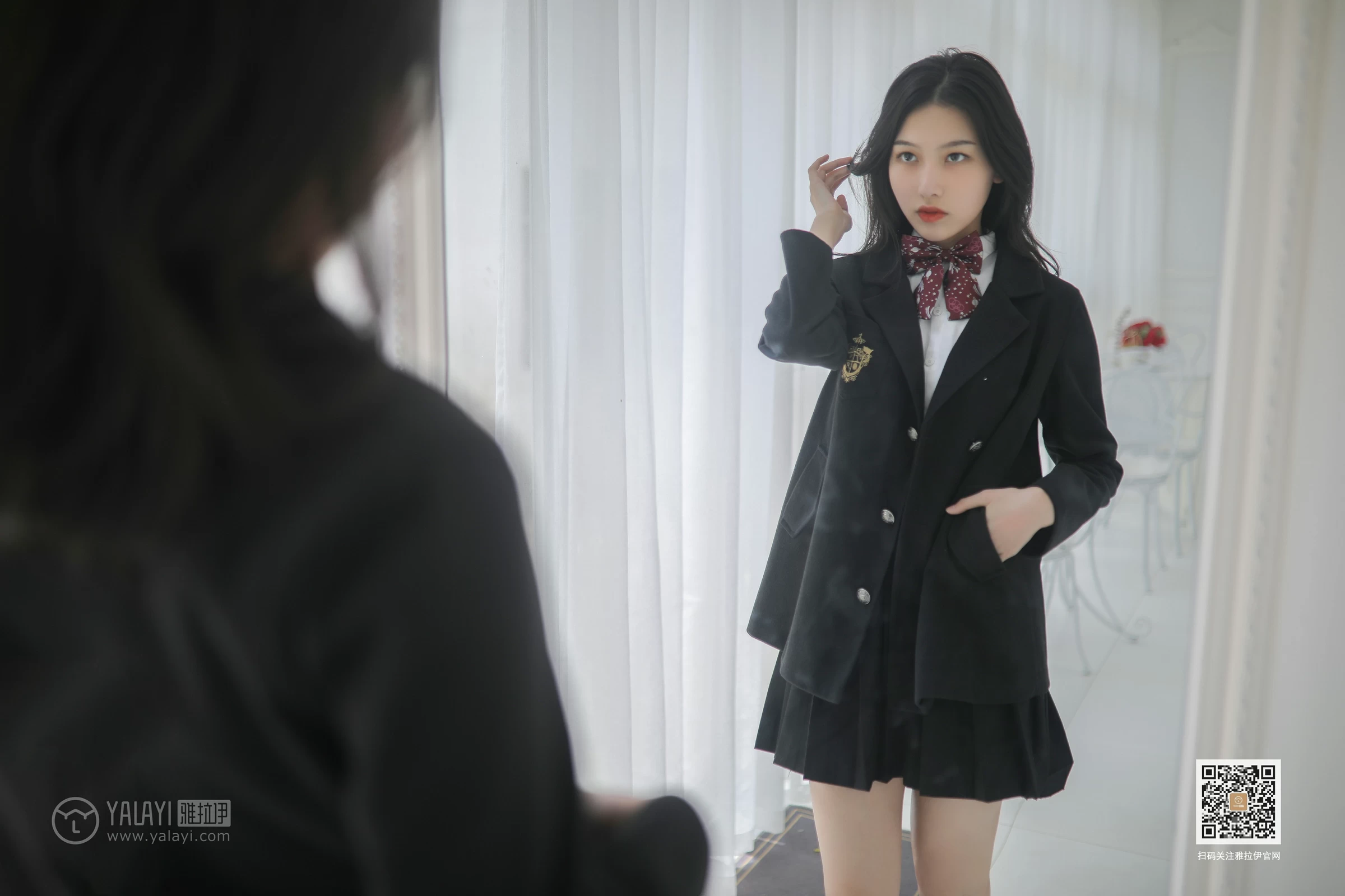 [YALAYI雅拉伊]No.387 毕业季 白璐 黑色高中女生制服与短裙加肉色丝袜美腿性感私房写真集第7张