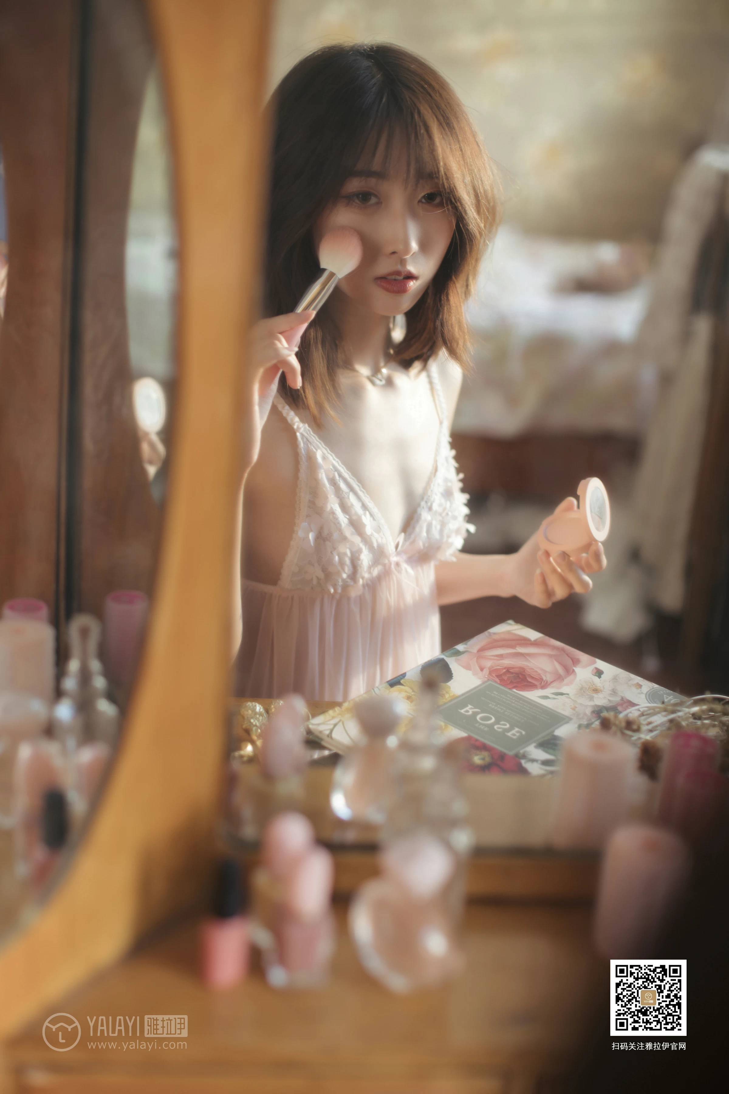 [YALAYI雅拉伊]No.388 闺房记乐 佳佳 粉色透视吊带睡衣裙性感私房写真集第9张