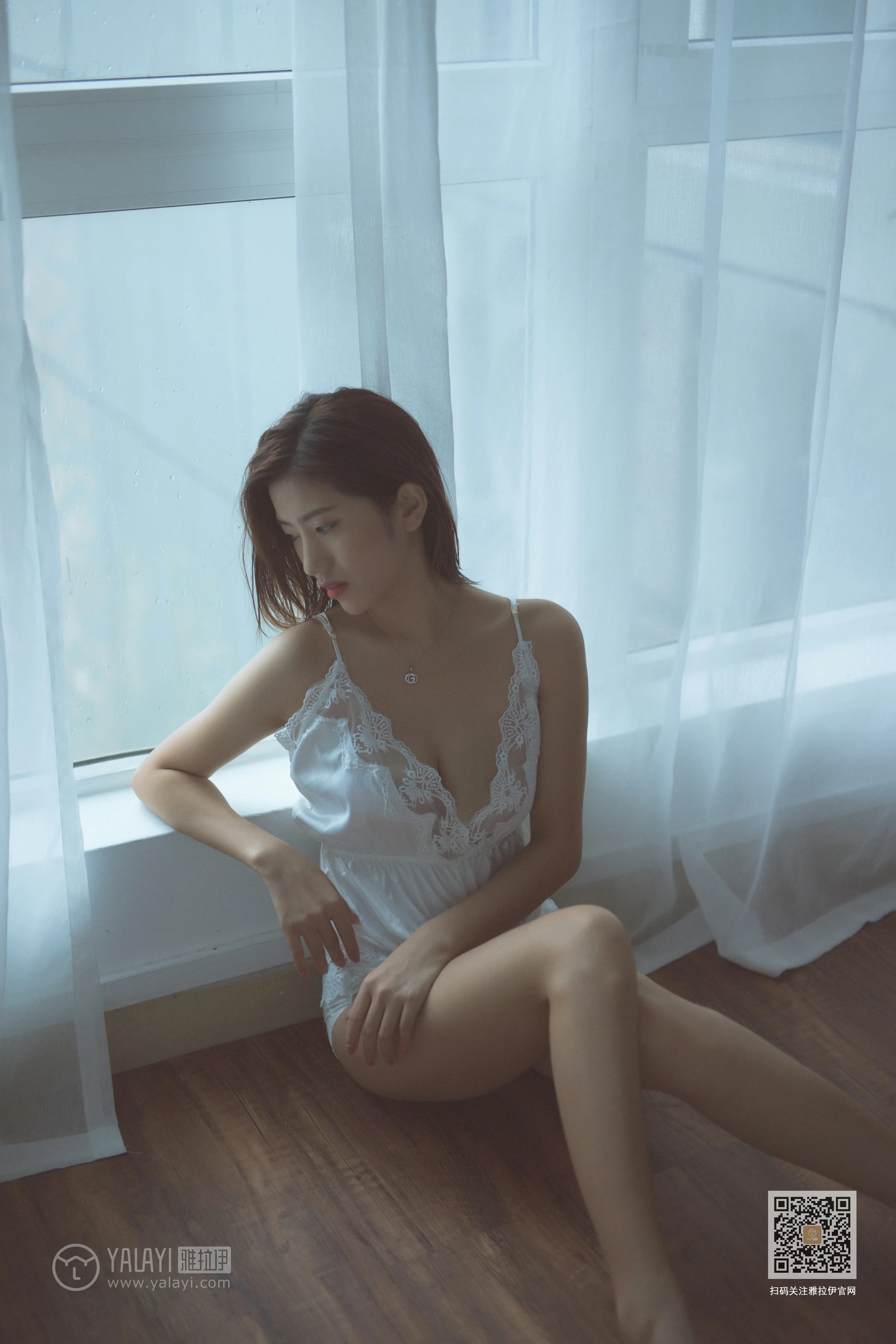 [YALAYI雅拉伊]No.397 念念又不忘 小小 白色吊带蕾丝睡衣性感私房写真集第5张