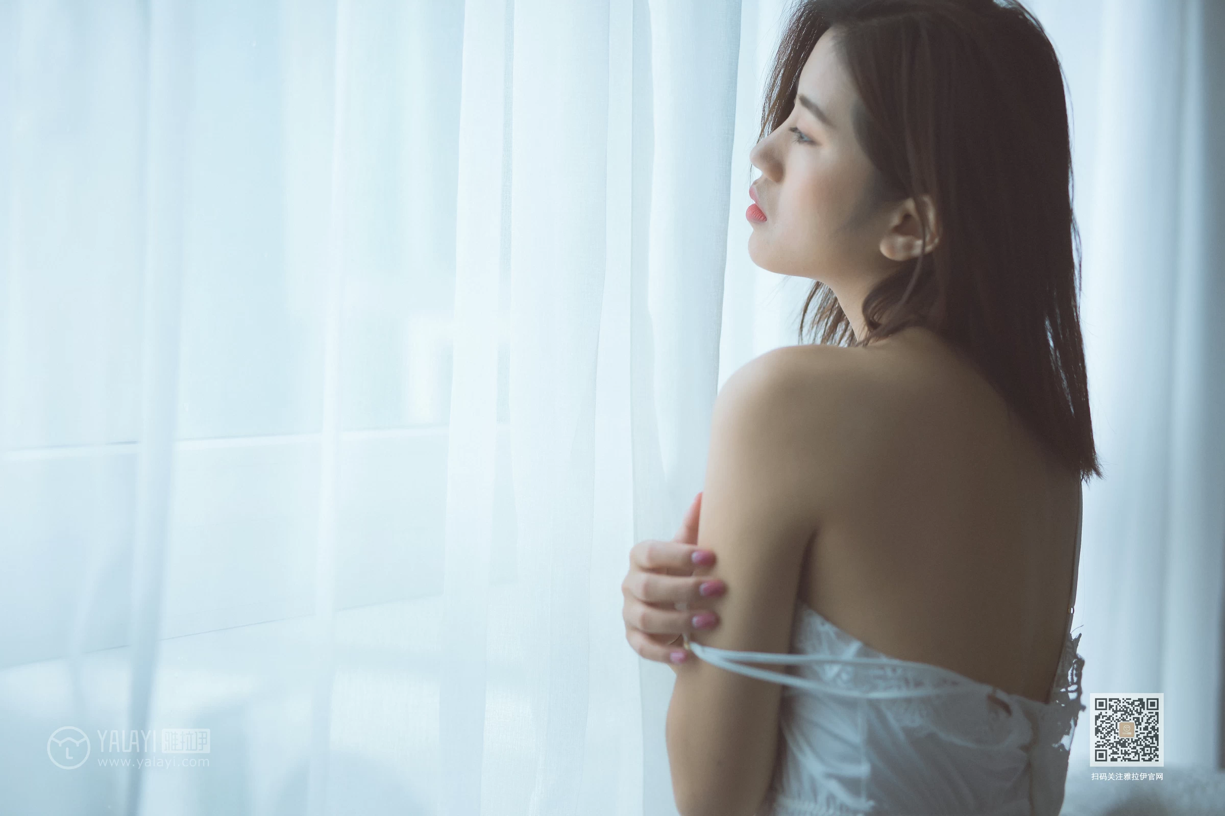 [YALAYI雅拉伊]No.397 念念又不忘 小小 白色吊带蕾丝睡衣性感私房写真集第13张