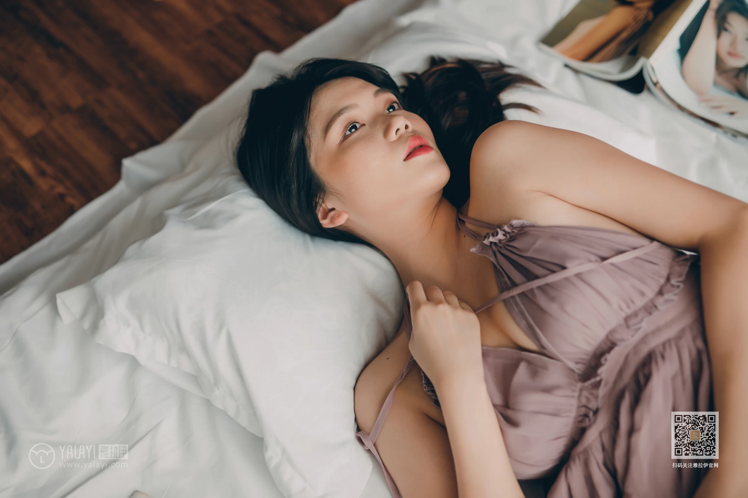 [YALAYI雅拉伊]Vol.414 缠绵 倪倪 棕色吊带睡衣裙居家性感私房写真集第7张