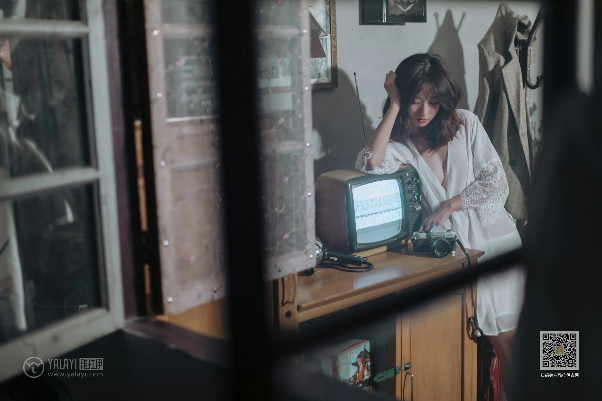 [YALAYI雅拉伊]Vol.427 寂寞心房 佳佳 白色透视蕾丝睡衣加情趣乳贴性感私房写真集第14张