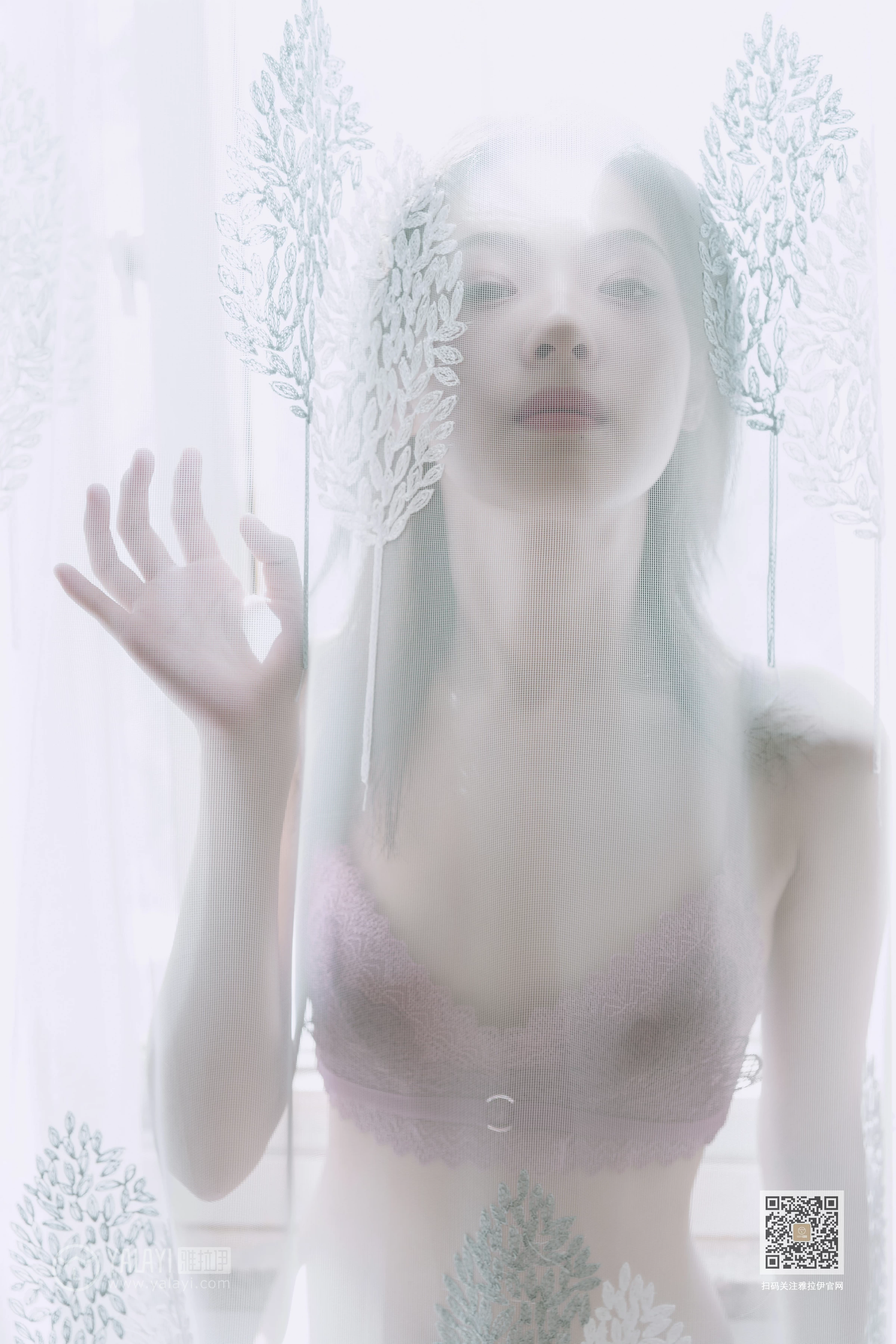 [YALAYI雅拉伊]Vol.426 蜜桃成熟时 含嫣 粉色蕾丝内衣居家性感私房写真集第9张