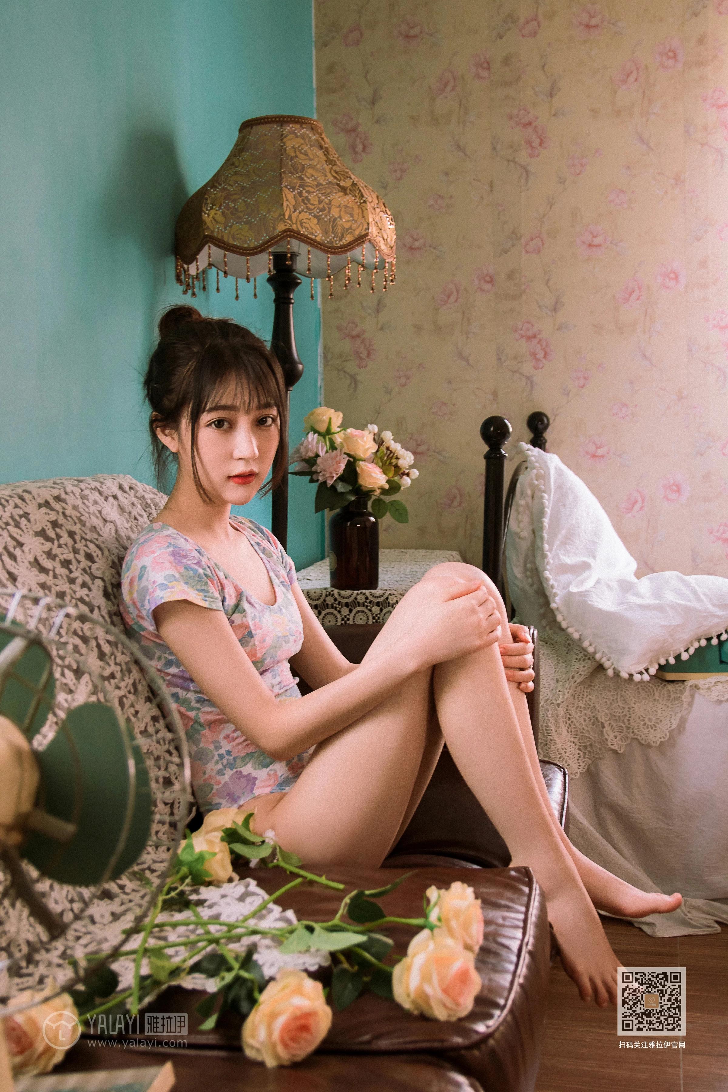 [YALAYI雅拉伊]Vol.433 复古情怀 卉卉 碎花连体衣居家性感私房写真集第11张