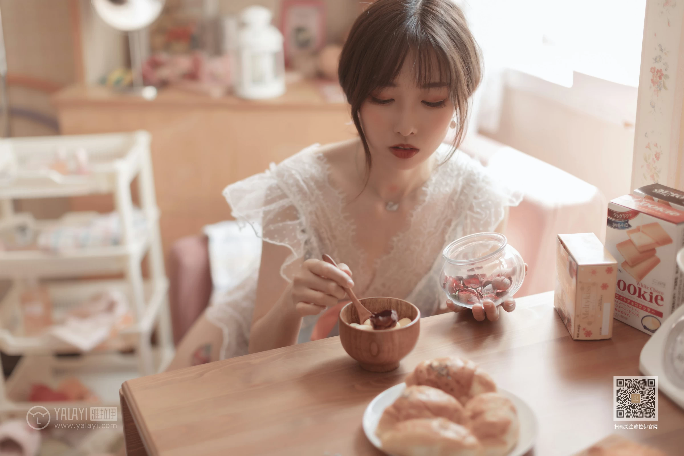 [YALAYI雅拉伊]Vol.443 佳人有约 佳佳 透视情趣内衣性感私房写真集第3张