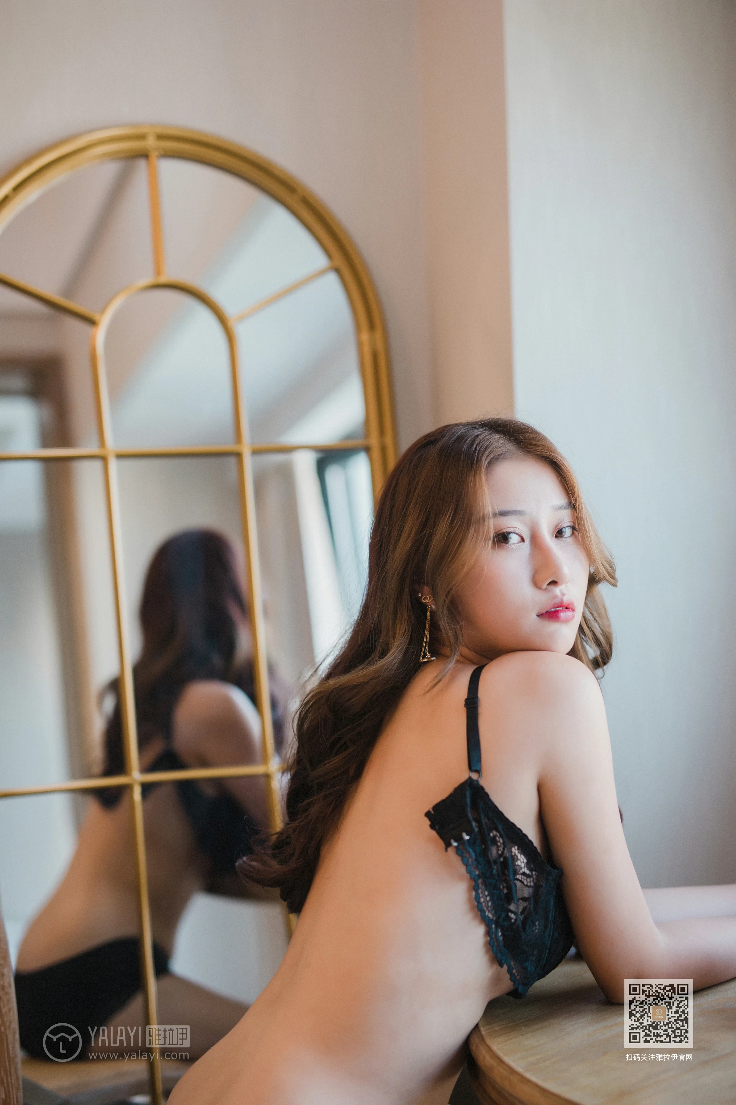 [YALAYI雅拉伊]Vol.491 一半火焰 欣茹 黑色蕾丝内衣加蕾丝内裤性感私房写真集第7张