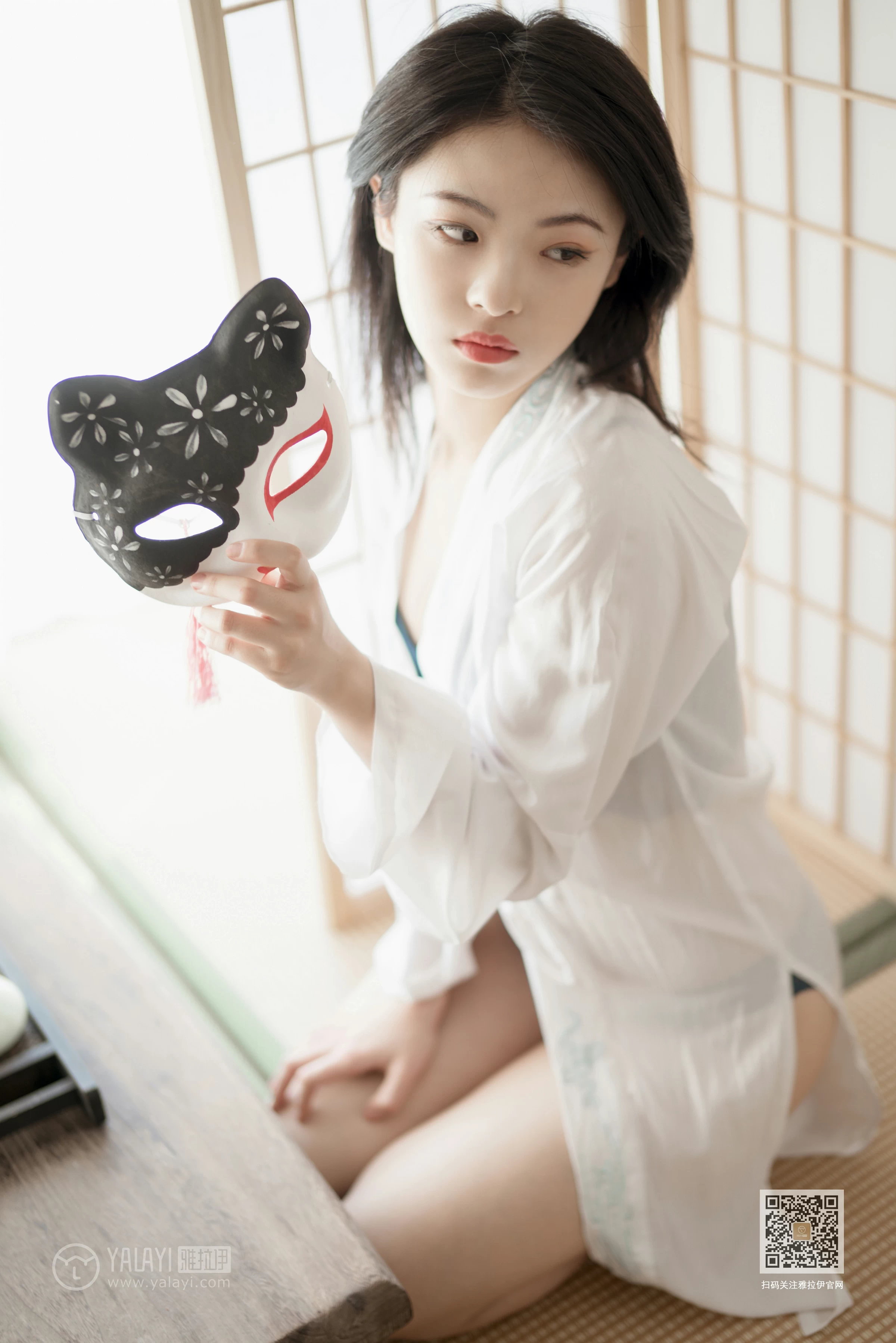 [YALAYI雅拉伊]Vol.492 和风猫女 含嫣 白色透视睡衣加蓝色蕾丝内衣性感私房写真集第4张